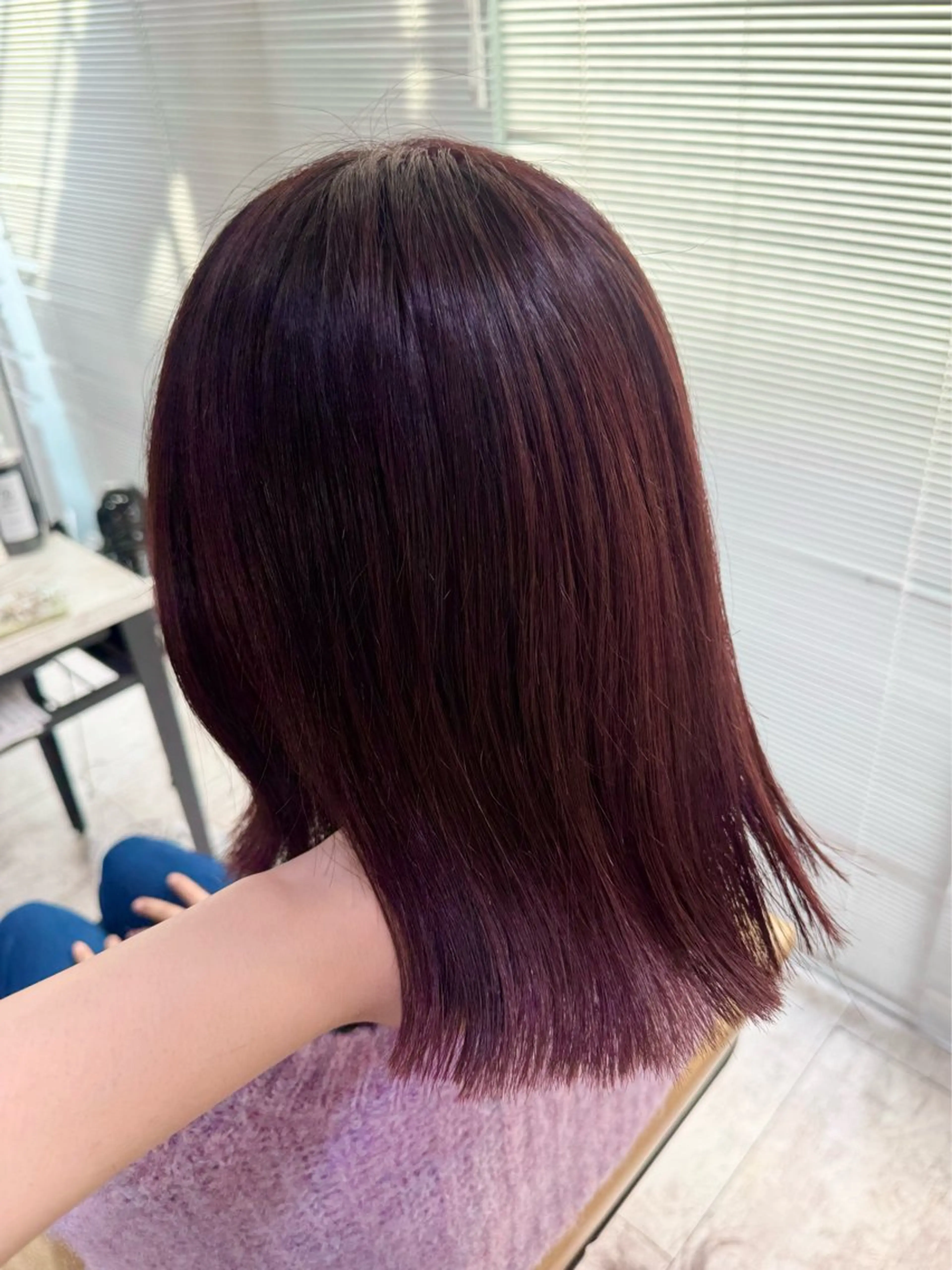 ミディアム カット ヘアカラー トリートメント ラベンダーカラー/ レイヤーカットAyaのヘアスタイル