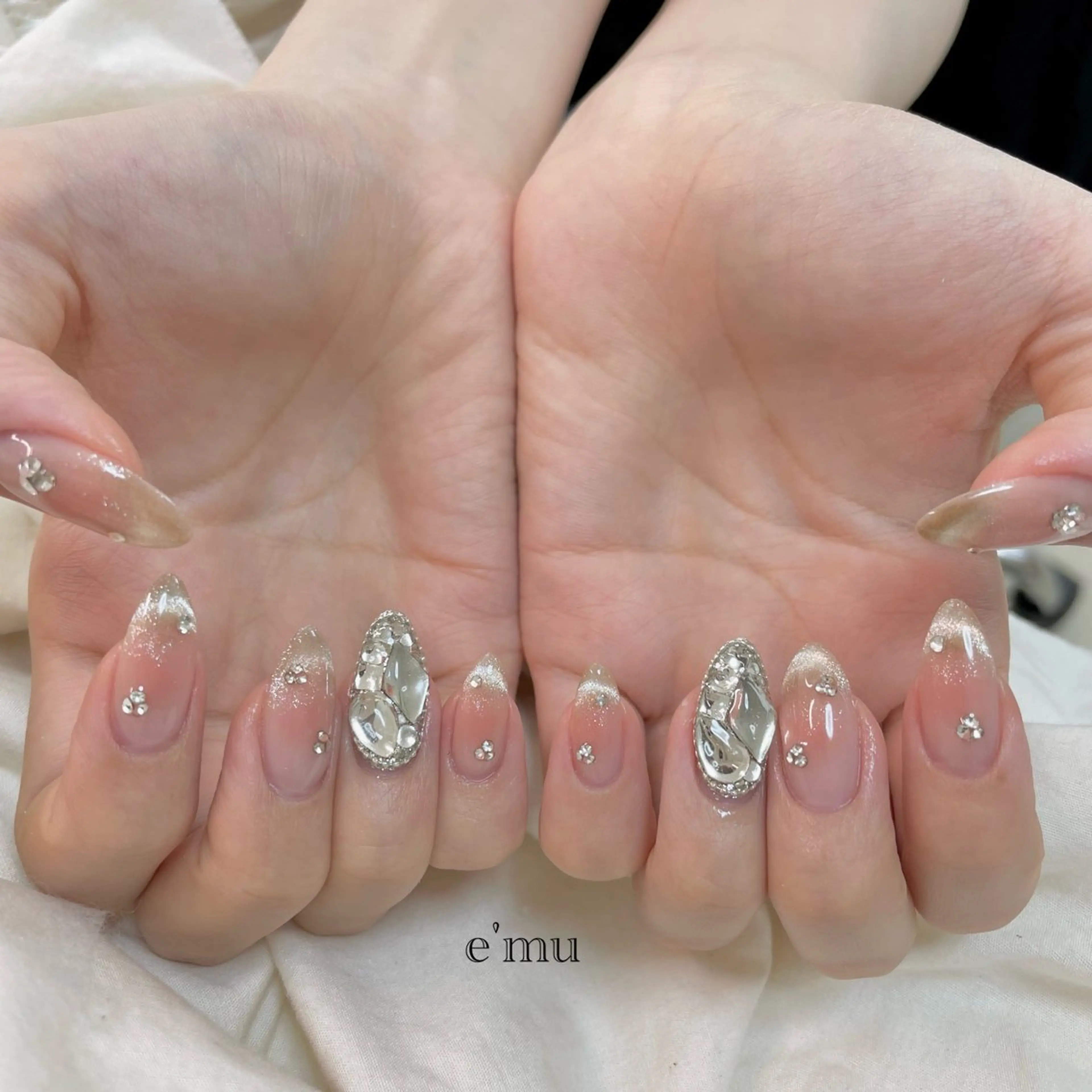 ネイル ワンホンネイル ハンドネイル nail salon e'mu💐のネイルデザイン