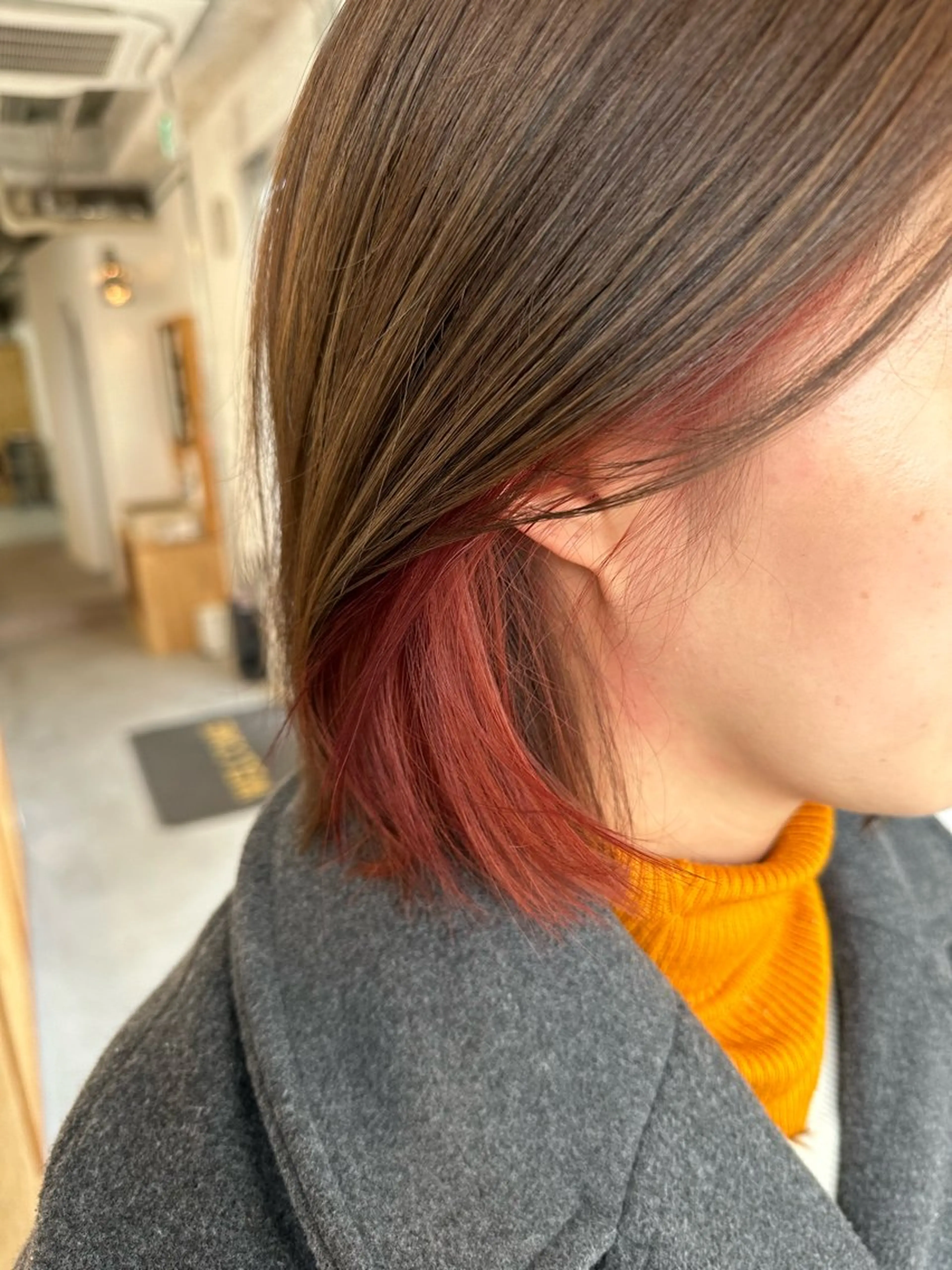 ミディアム カラー オレンジ オレンジレッド レッドカラー 松本 莉央のヘアスタイル