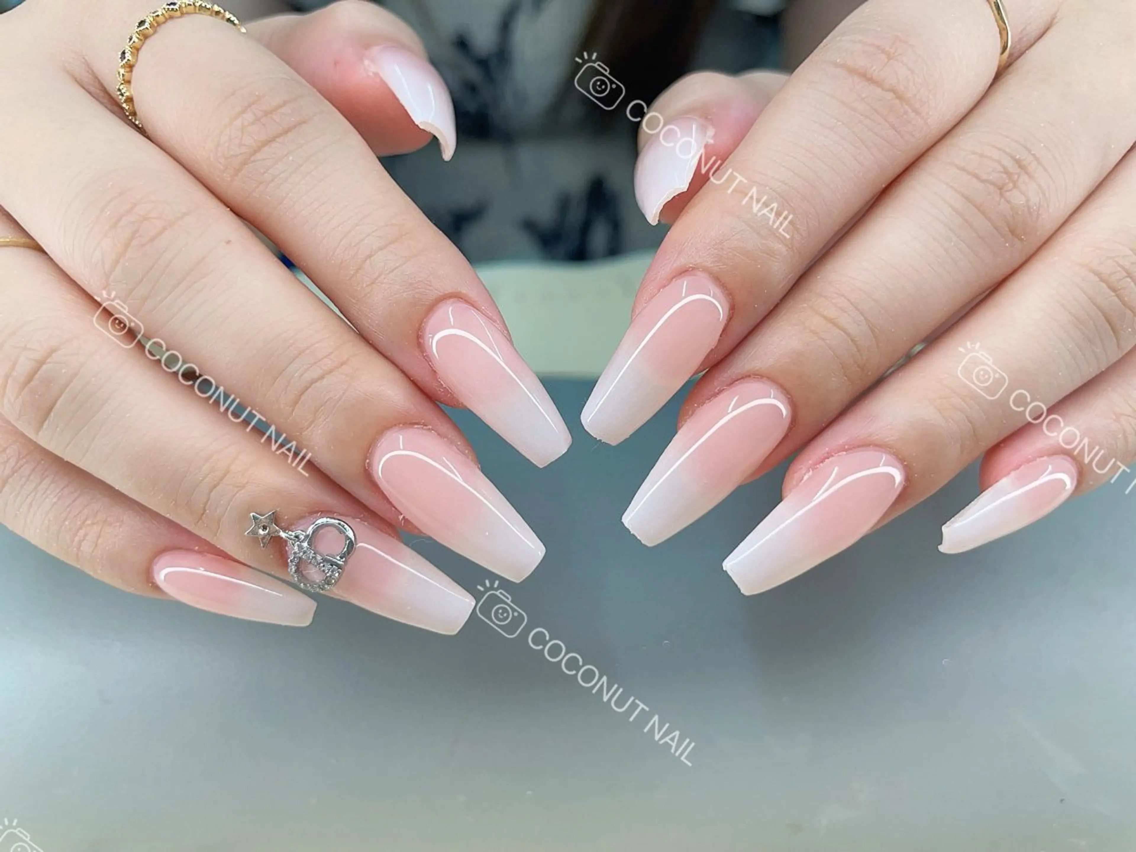 ネイル ハンドネイル 神田 ココナッツのネイルデザイン