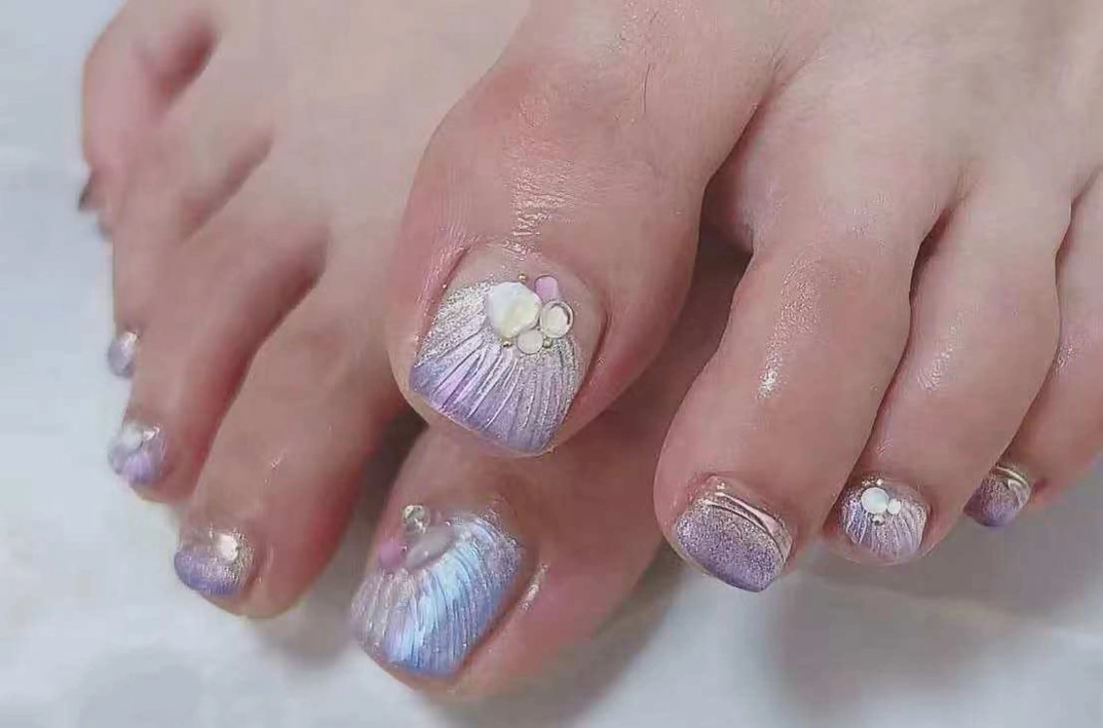 ネイル オーロラネイル フラワーネイル フットネイル フレンチネイル ジェルネイル フットネイル 相沢 さやかのネイルデザイン