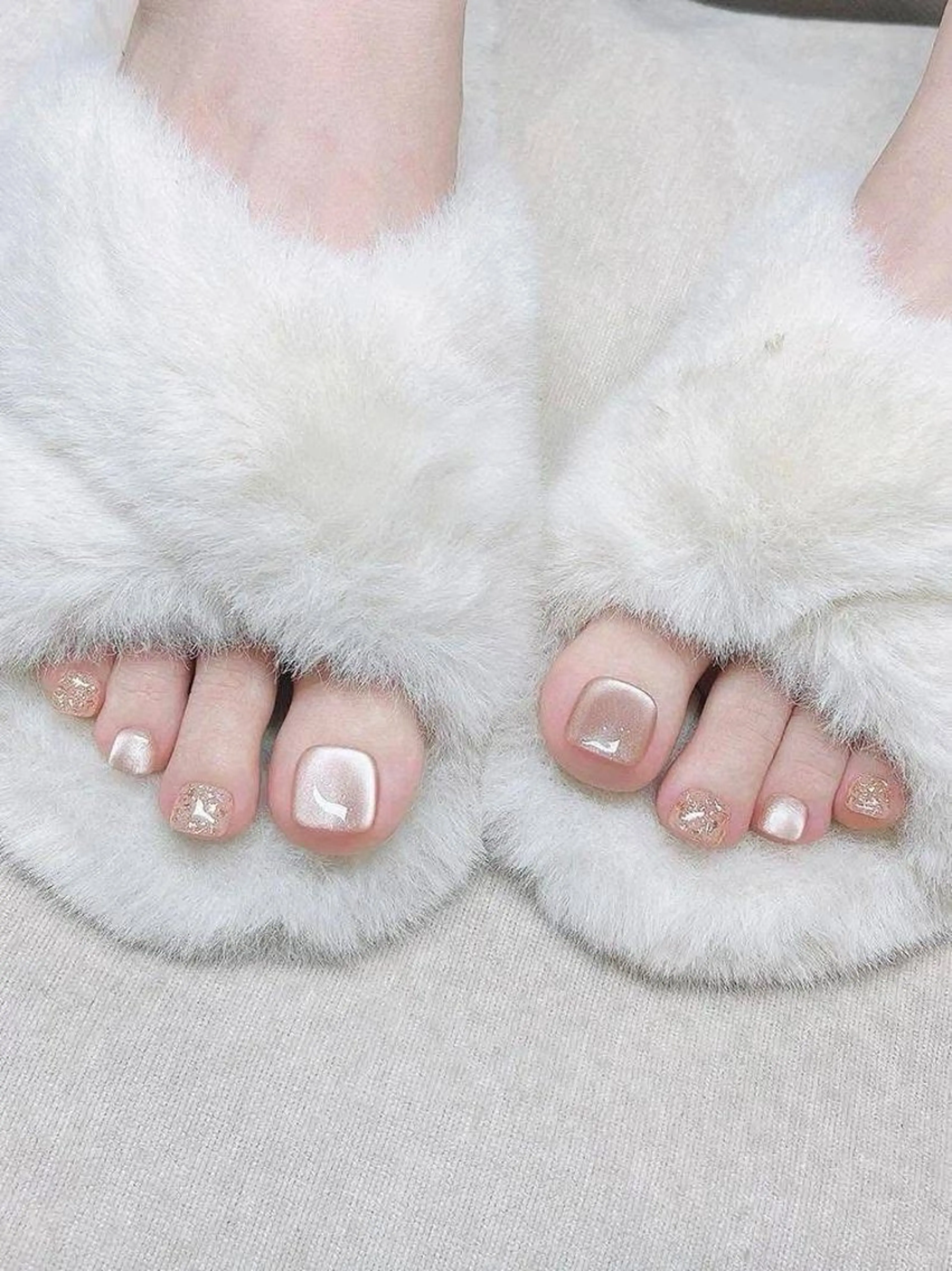 フットネイル人気2色マグネット+フラッシュ¥5400の写真