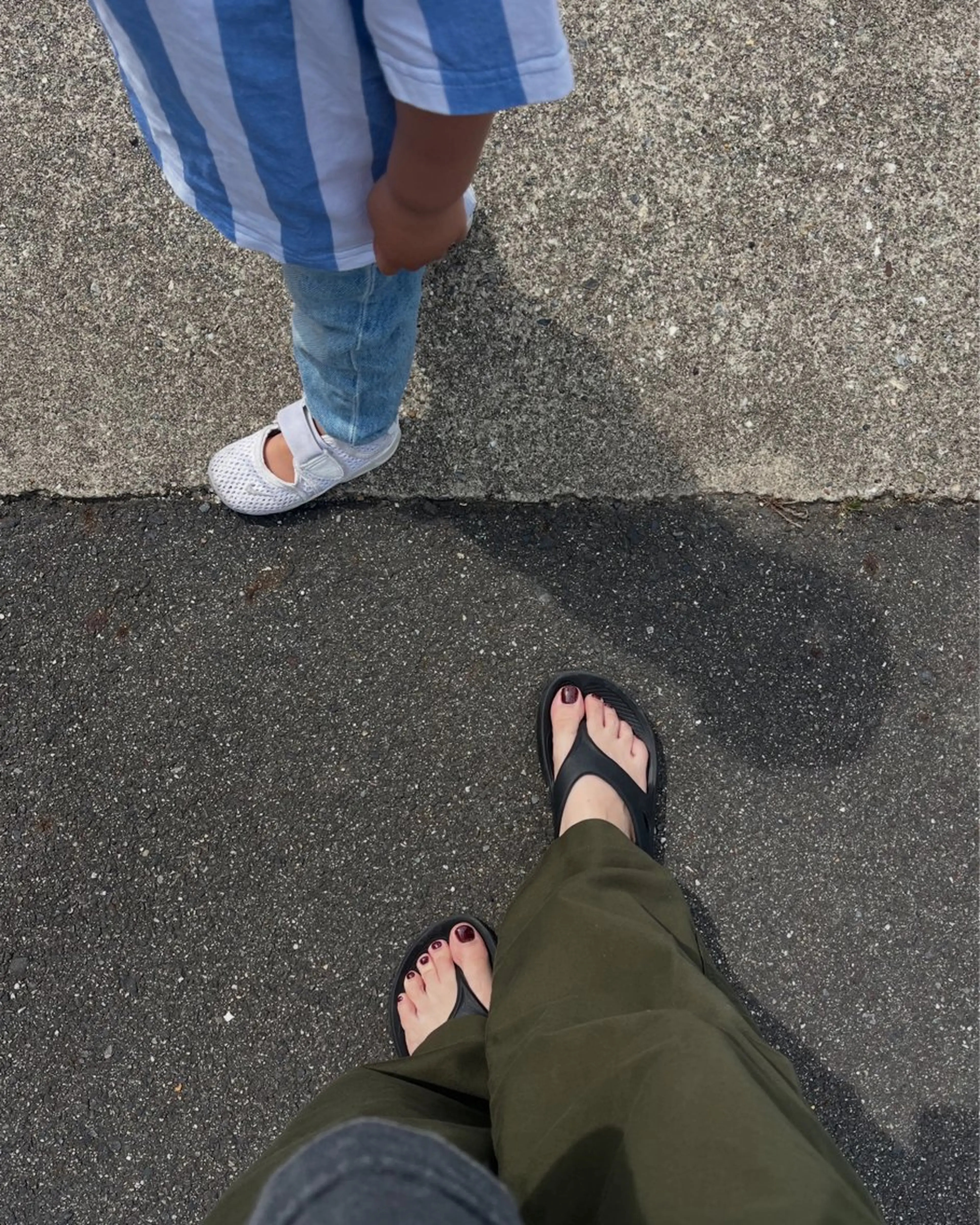 ネイル ブラウン 赤色 フットネイル K Aのネイルデザイン