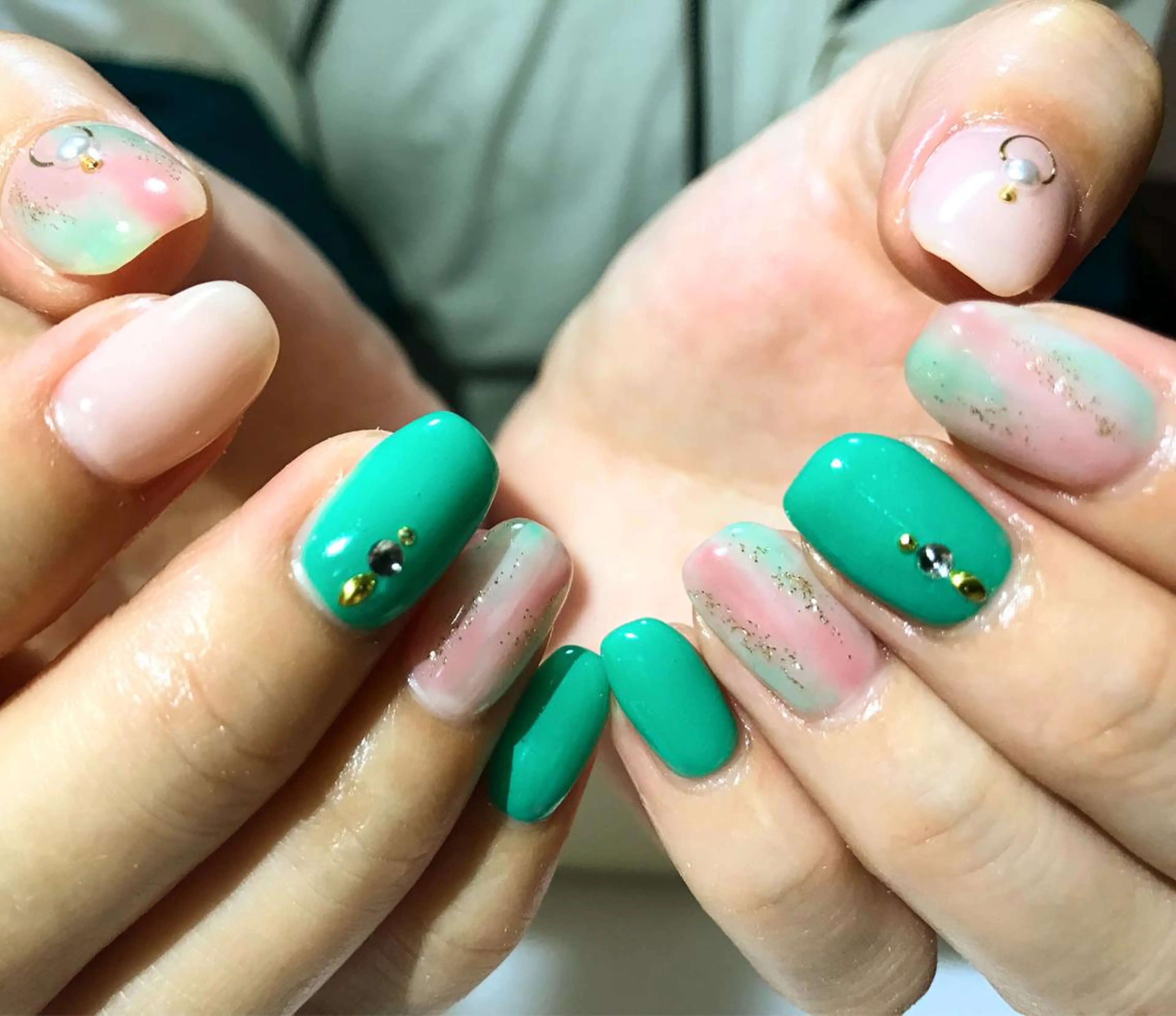 ネイル フットネイル グリーン シンプルネイル 春ネイル 夏ネイル nail fufla ♡yamane♡のネイルデザイン