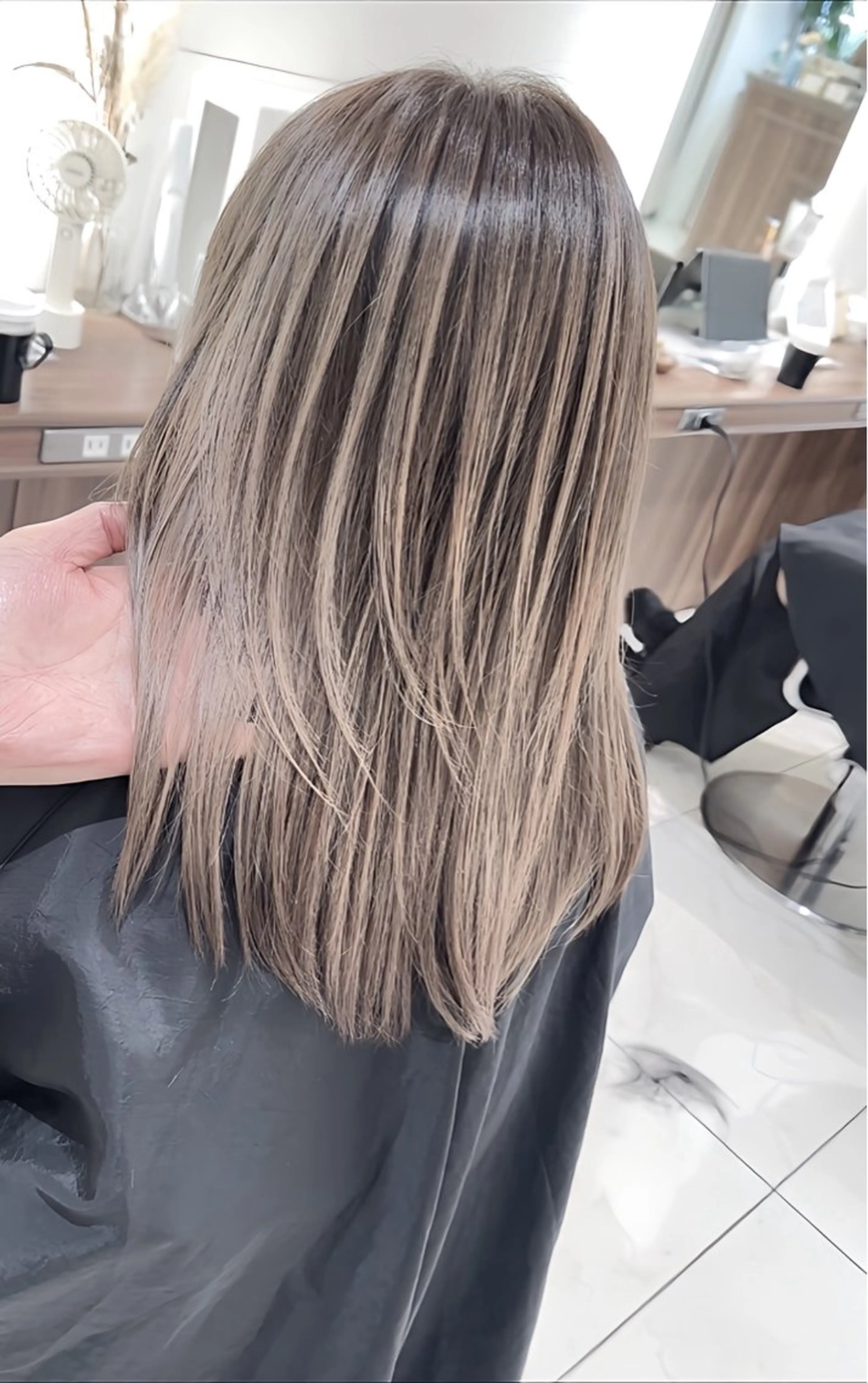 ミディアム カラー バレイヤージュ 髪質改善 レイヤーカット カット ヘアカラー トリートメント 山崎俊輔/髪質改善 /バレイヤージュのヘアスタイル