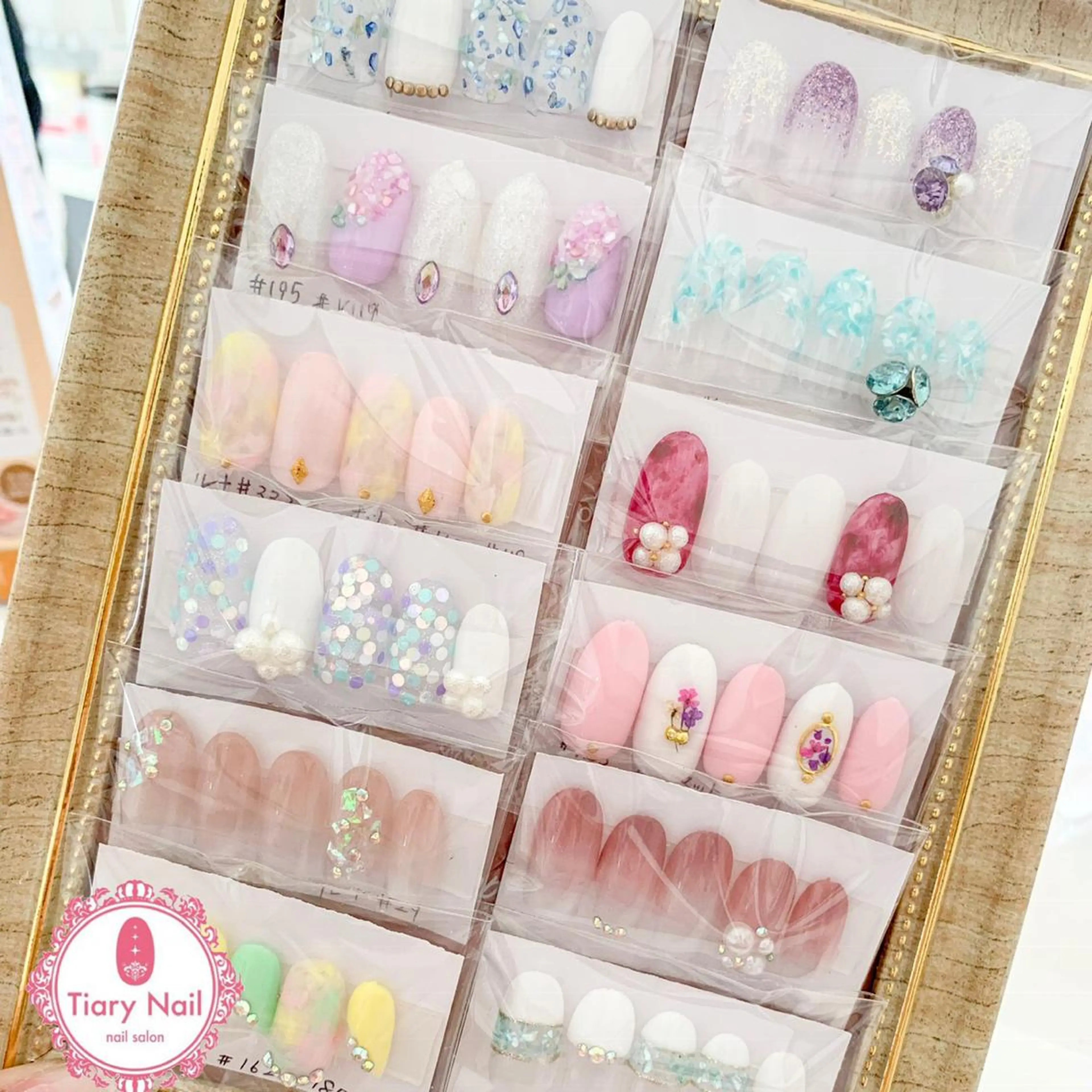 ネイル tiarynail K K🐼のネイルデザイン