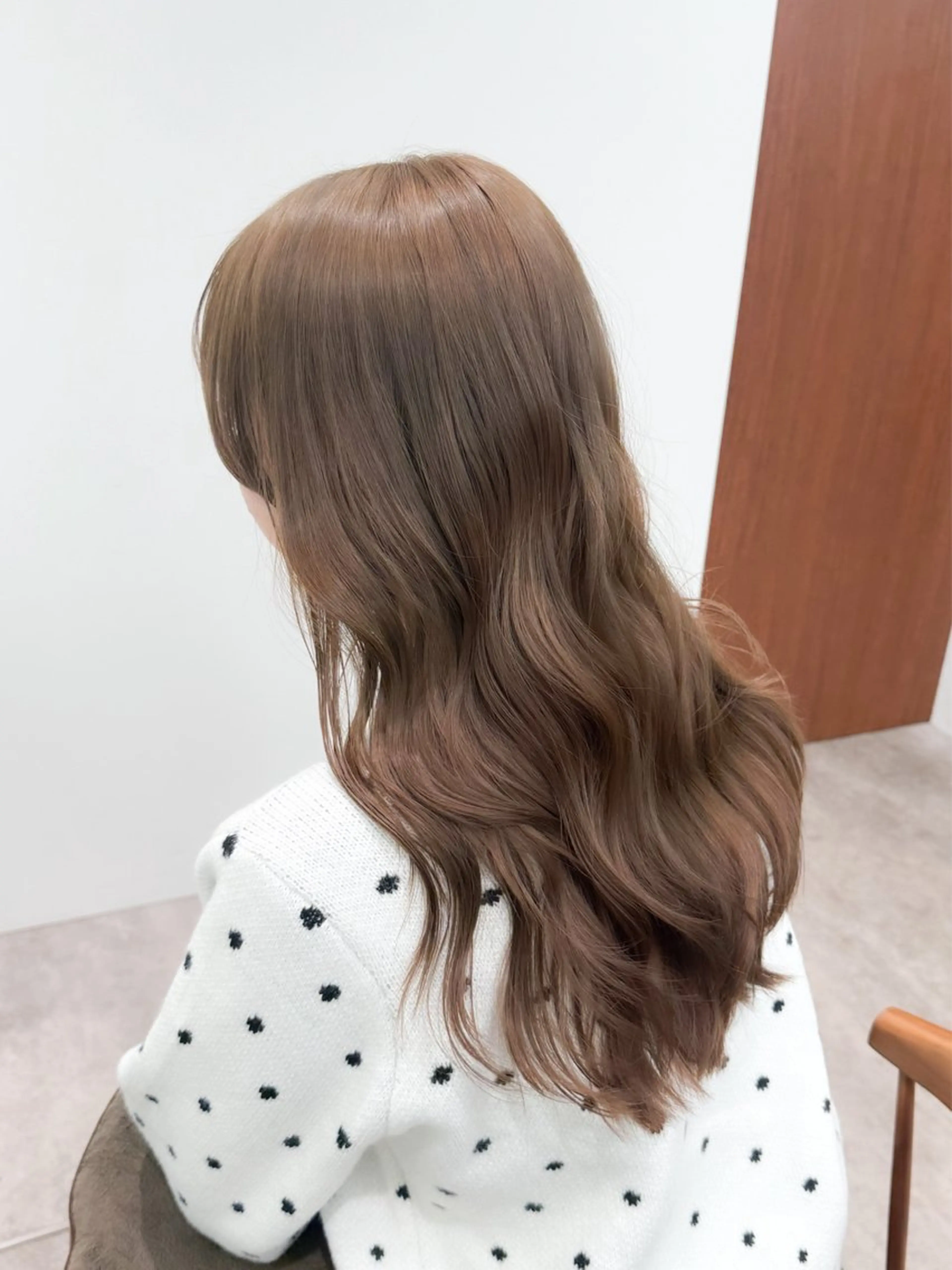 ロング カラー ヘアアレンジ ブリーチ ダブルカラー イヤリングカラー イルミナカラー ブリーチなしカラー ヘアカラー トリートメント 立川レイヤー 透明感カラーaoiのヘアスタイル