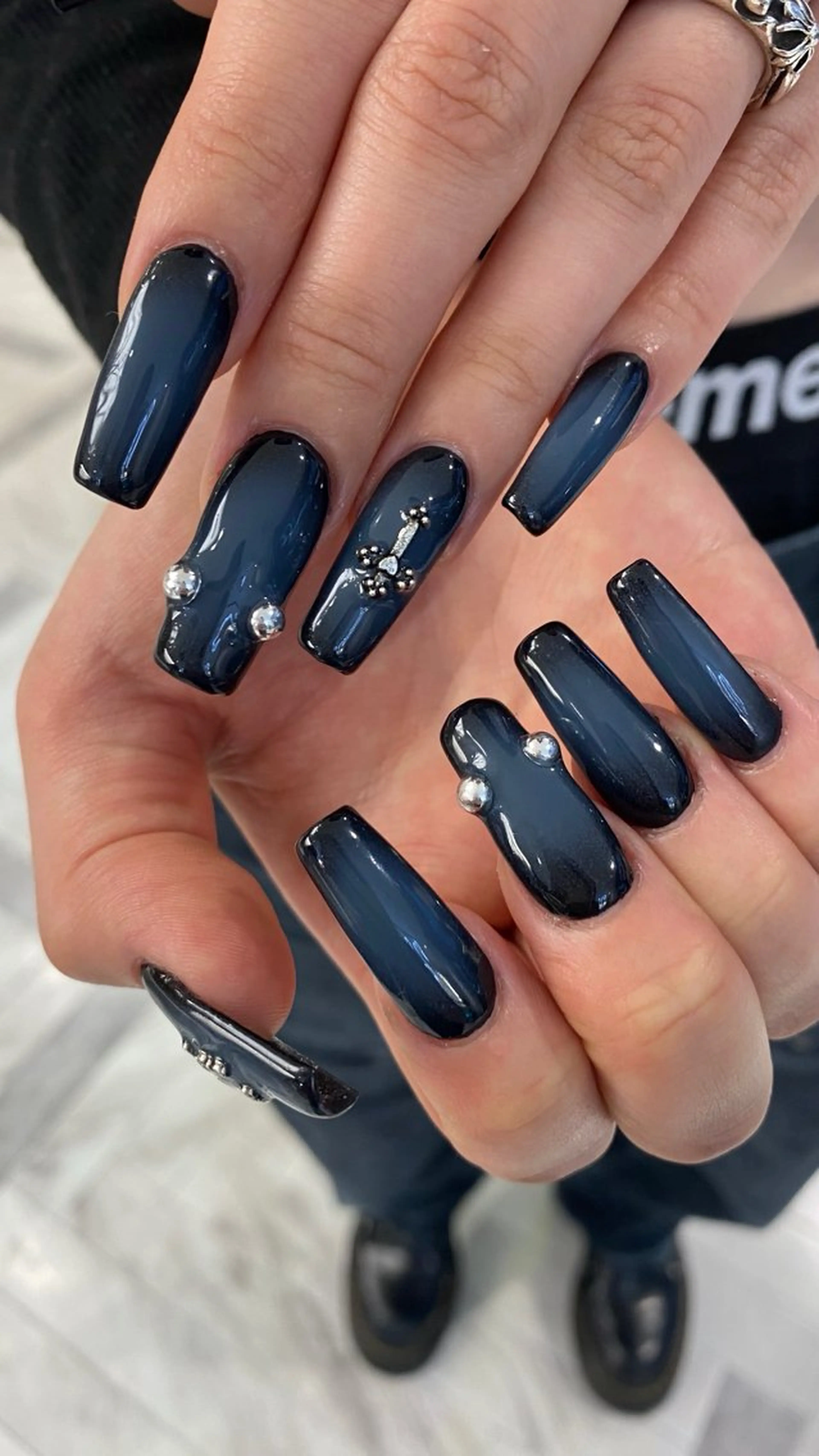 ネイル ハンドネイル カンナ【Y2Kネイル /コーンロウ】のネイルデザイン