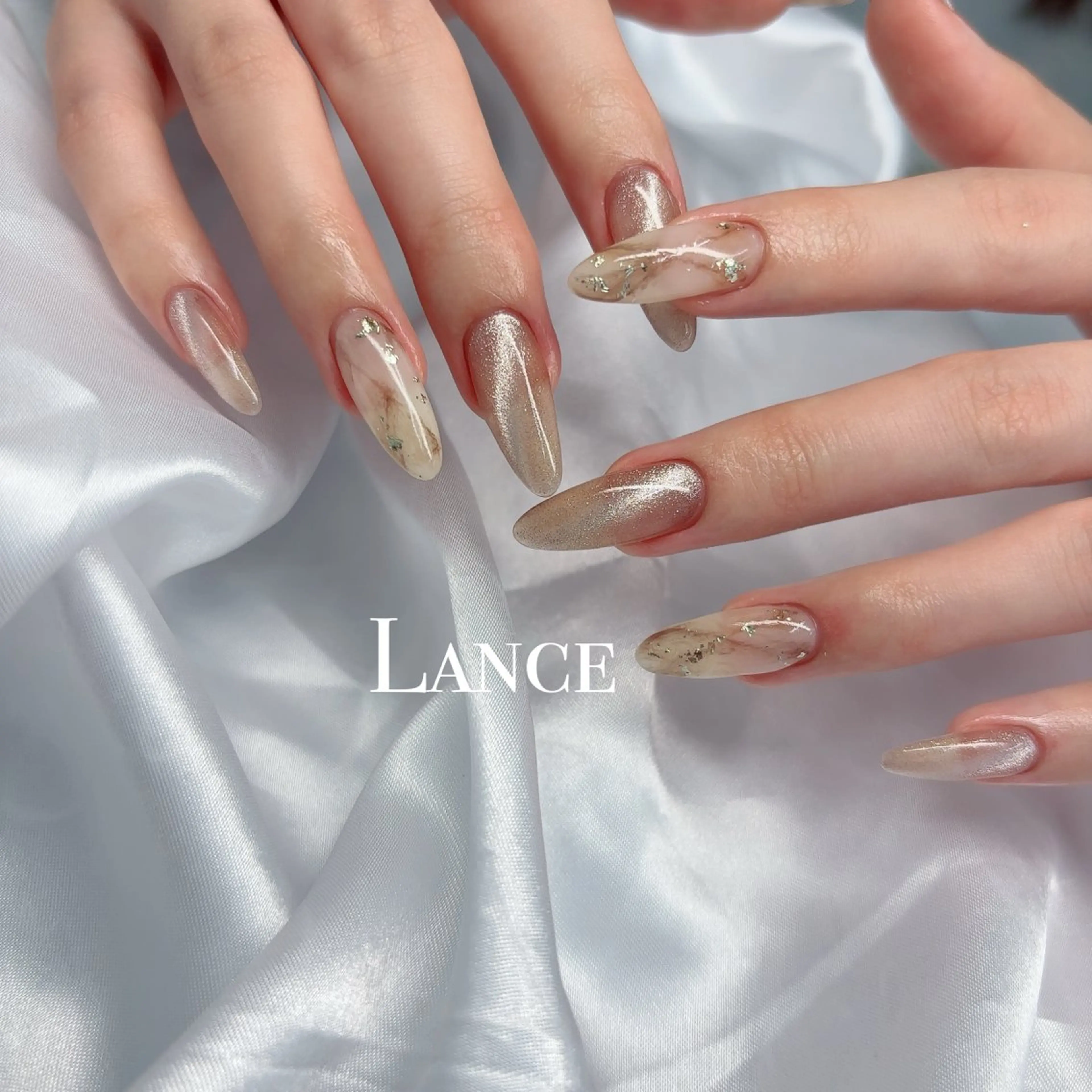 ネイル オーロラネイル フットネイル 氷ネイル・うるうるネイル キラキラネイル 韓国ネイル ハンドネイル Lance nailのネイルデザイン