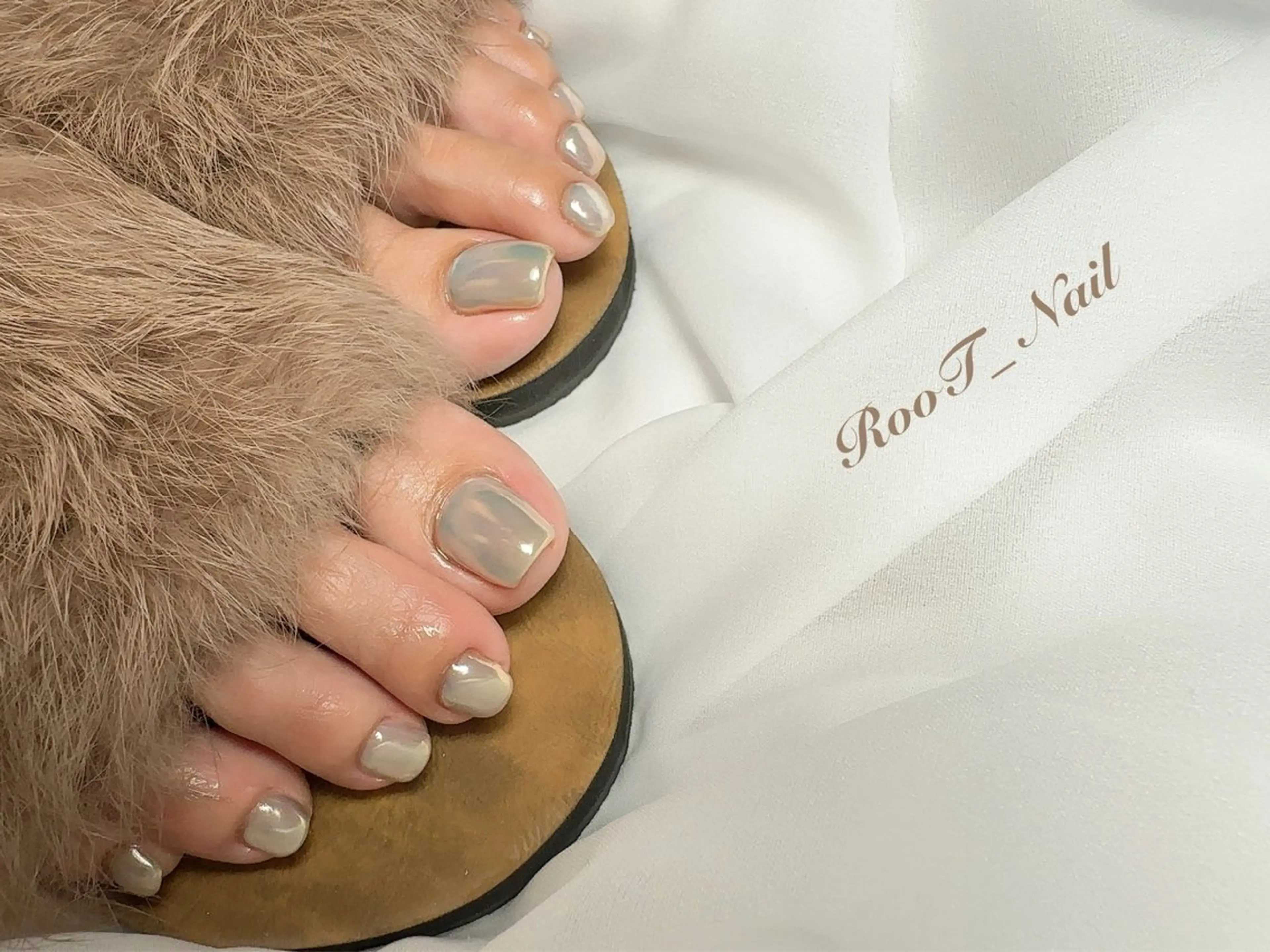 ネイル オーロラネイル マグネットネイル ミラーネイル フットネイル RooT Nailのネイルデザイン