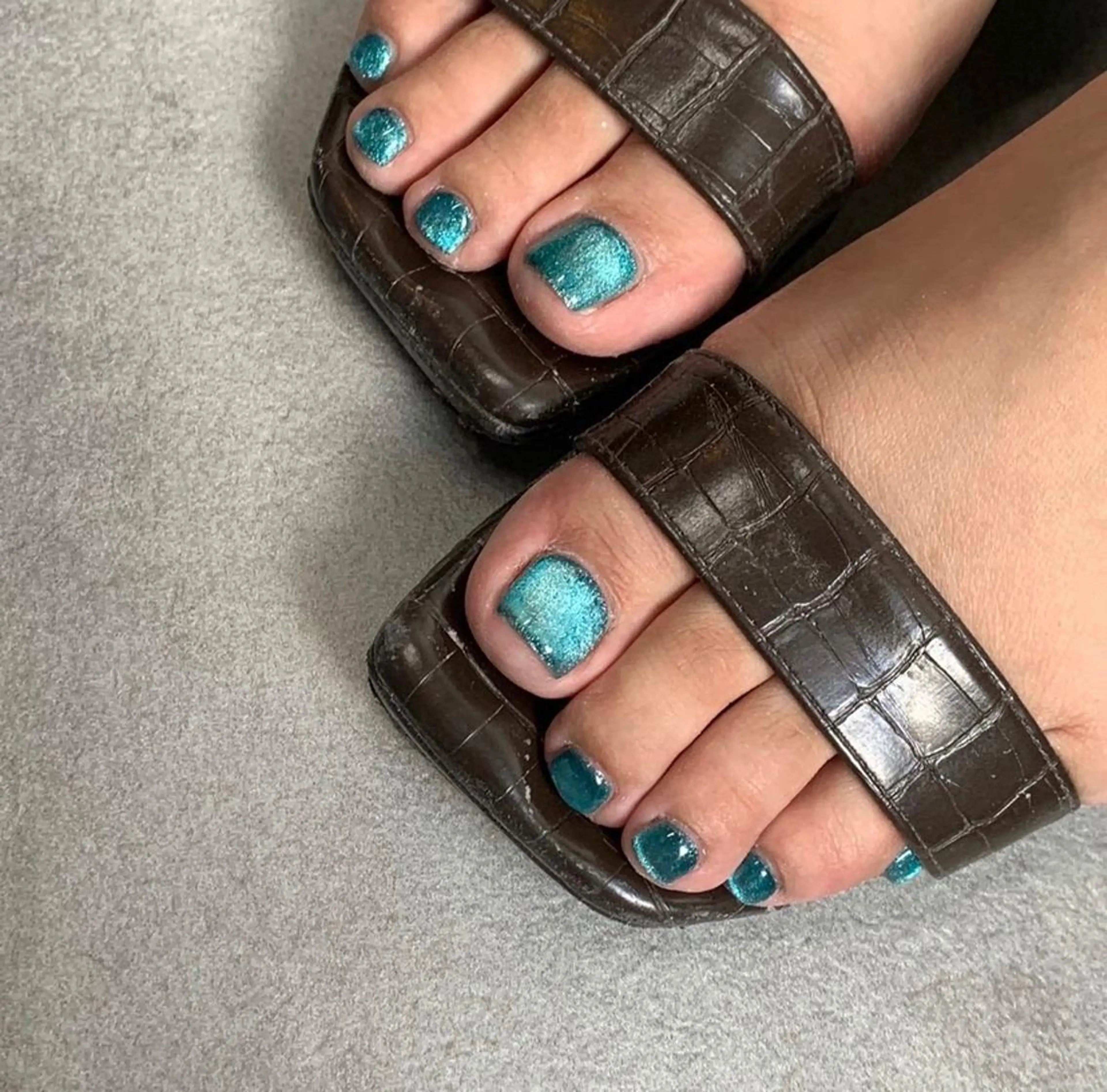 ネイル マグネットネイル マグネットワンカラー ワンカラーネイル フットネイル 【やり放題専門店】 スカルプ＆長さ出しのネイルデザイン