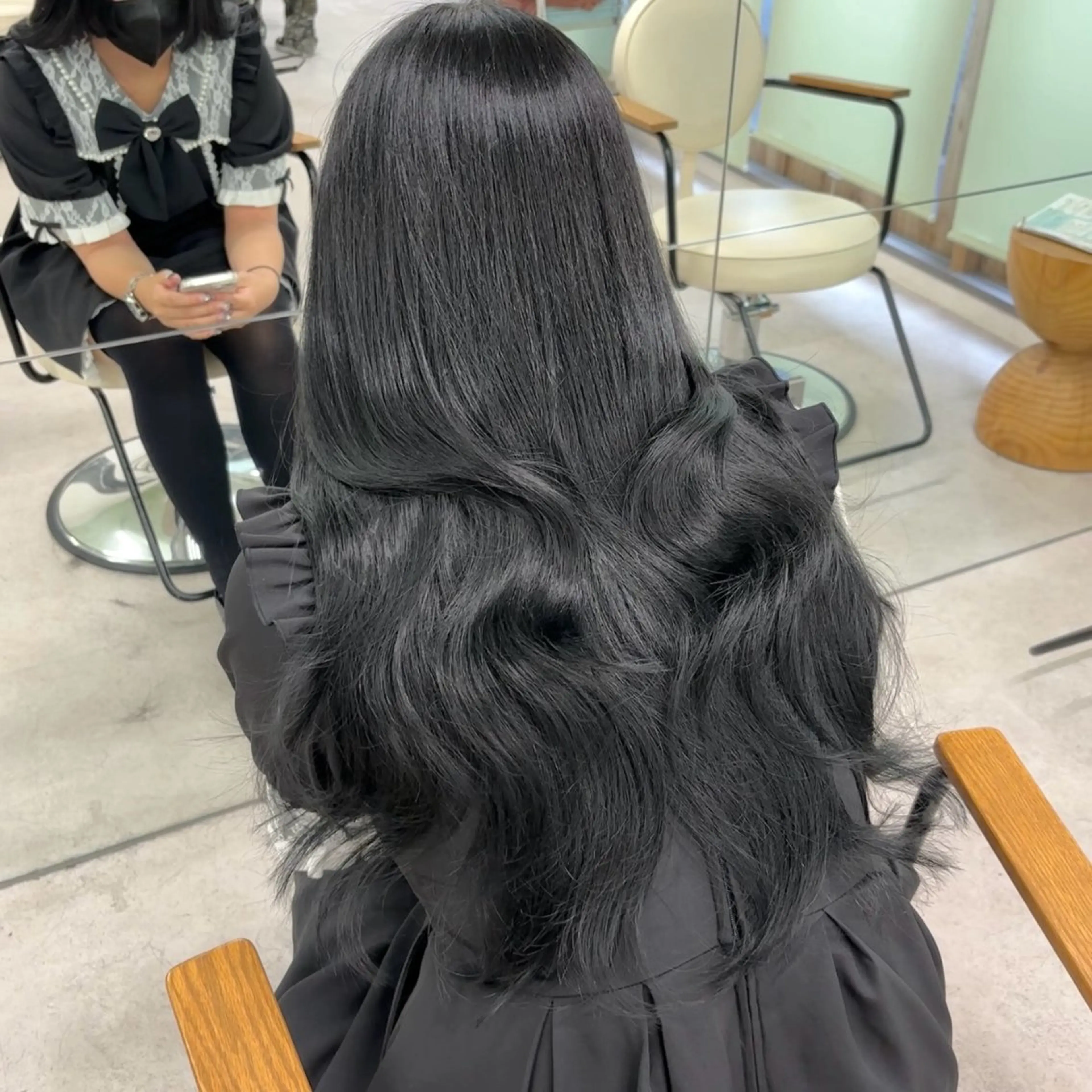 ロング カラー 黒髪 エクステ ヘアカラー エクステ MOE🐈‍⬛🎀 エクステ/ワンホンのヘアスタイル