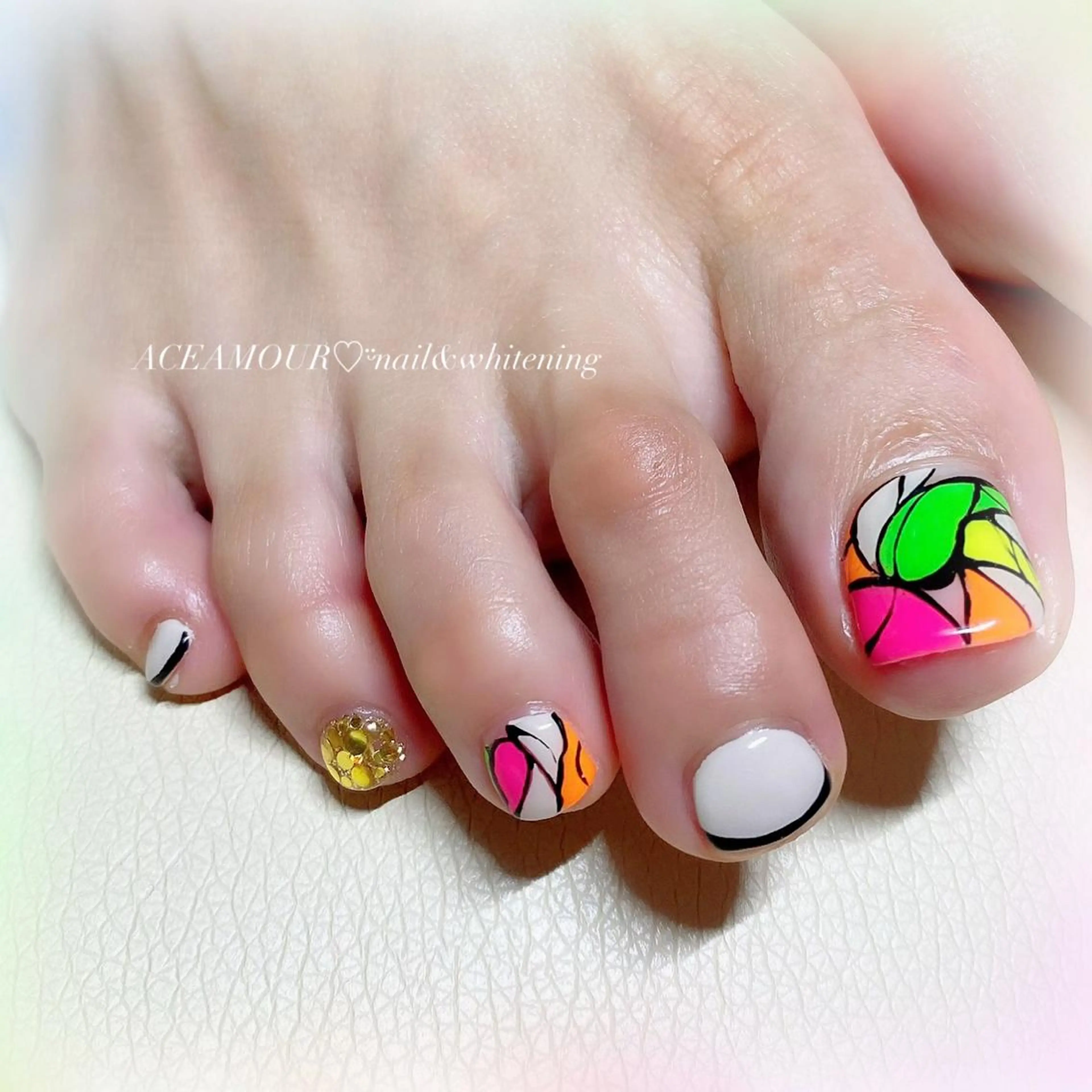 ネイル アートネイル フットネイル ゴールド 持ち込み ネイル/耳つぼ /新ホワイトニングのネイルデザイン