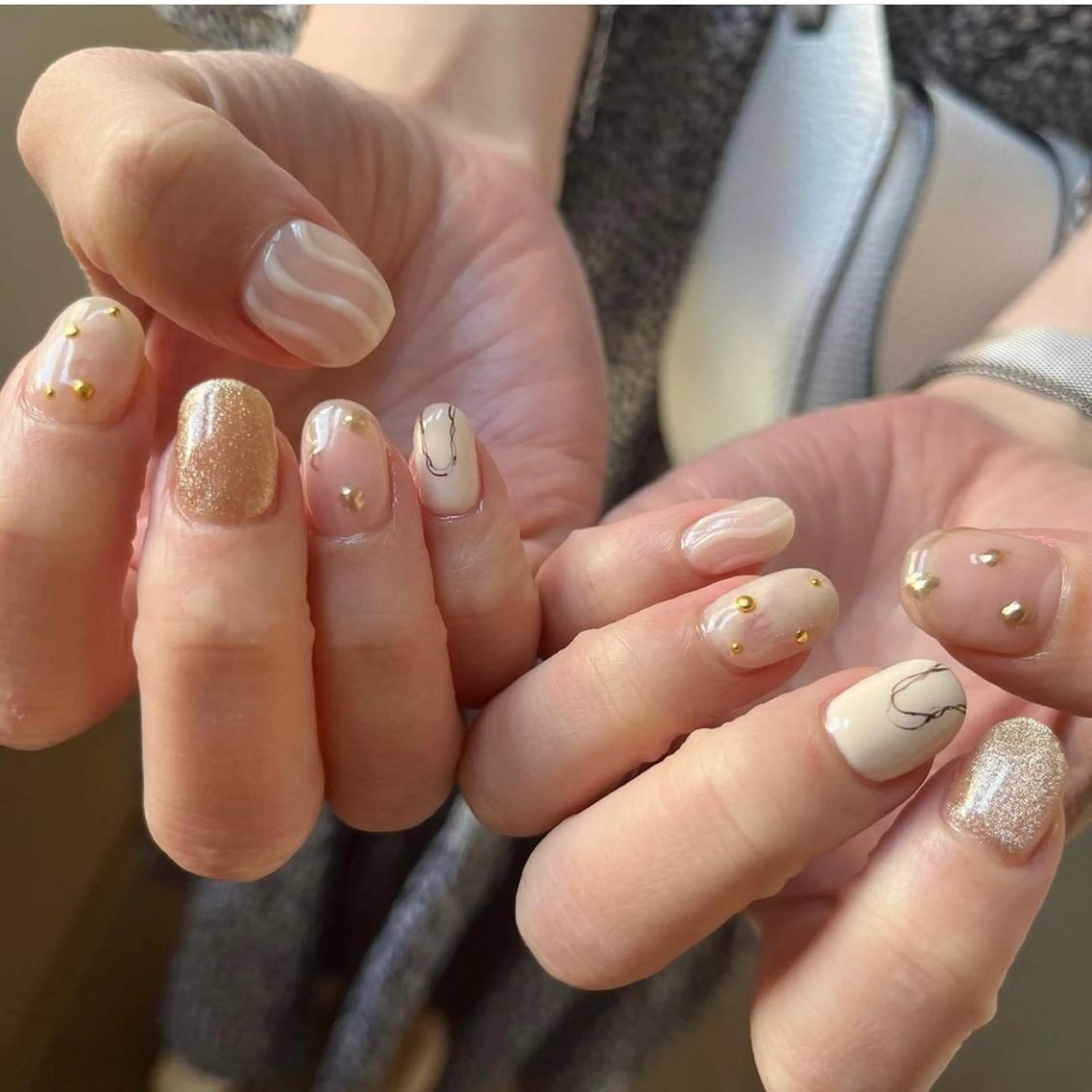 ネイル マグネットネイル ニュアンスネイル ぷっくりネイル ホワイト nail studio namm.所属・namm.🍒✨ Fuka🧡のネイルデザイン