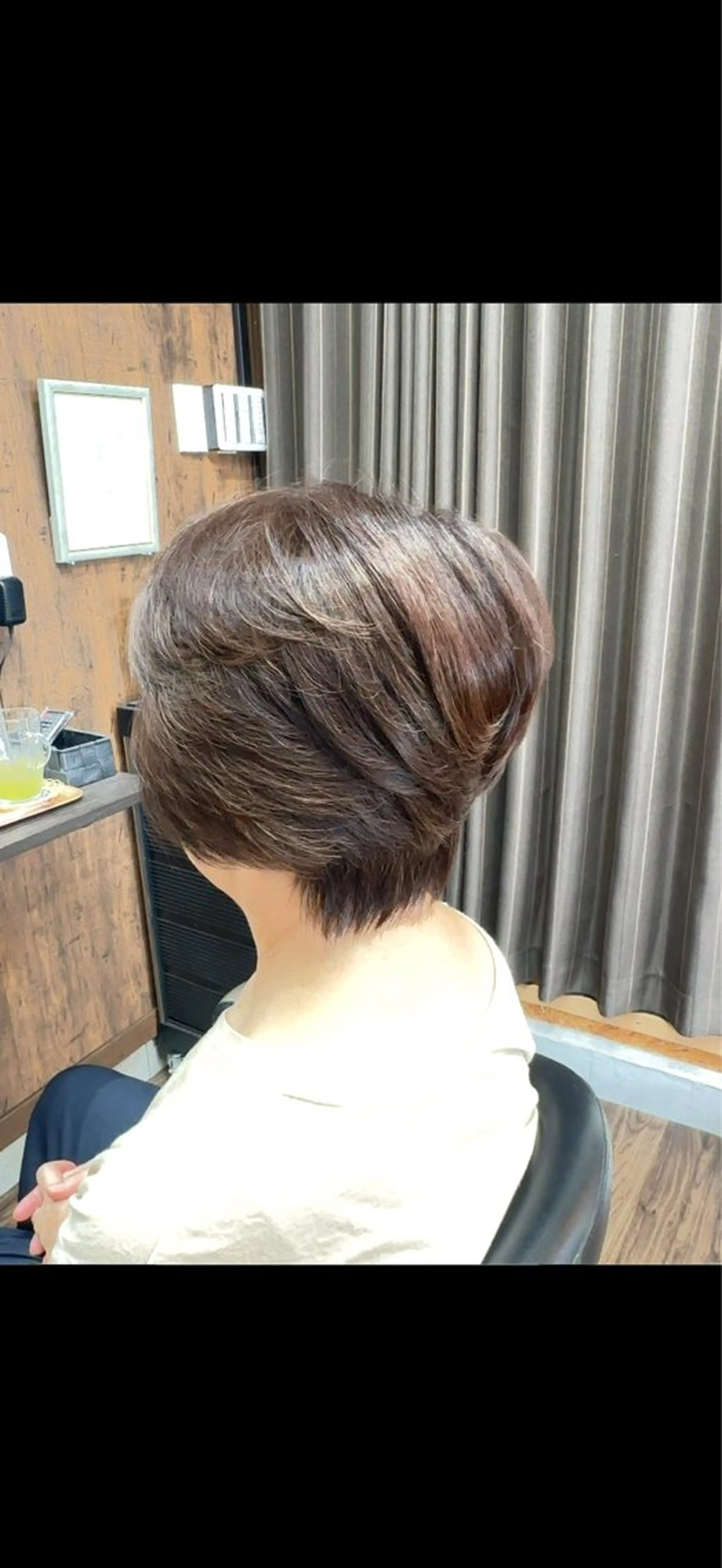 ショート カット ヘアカラー 山宮 雅次のヘアスタイル