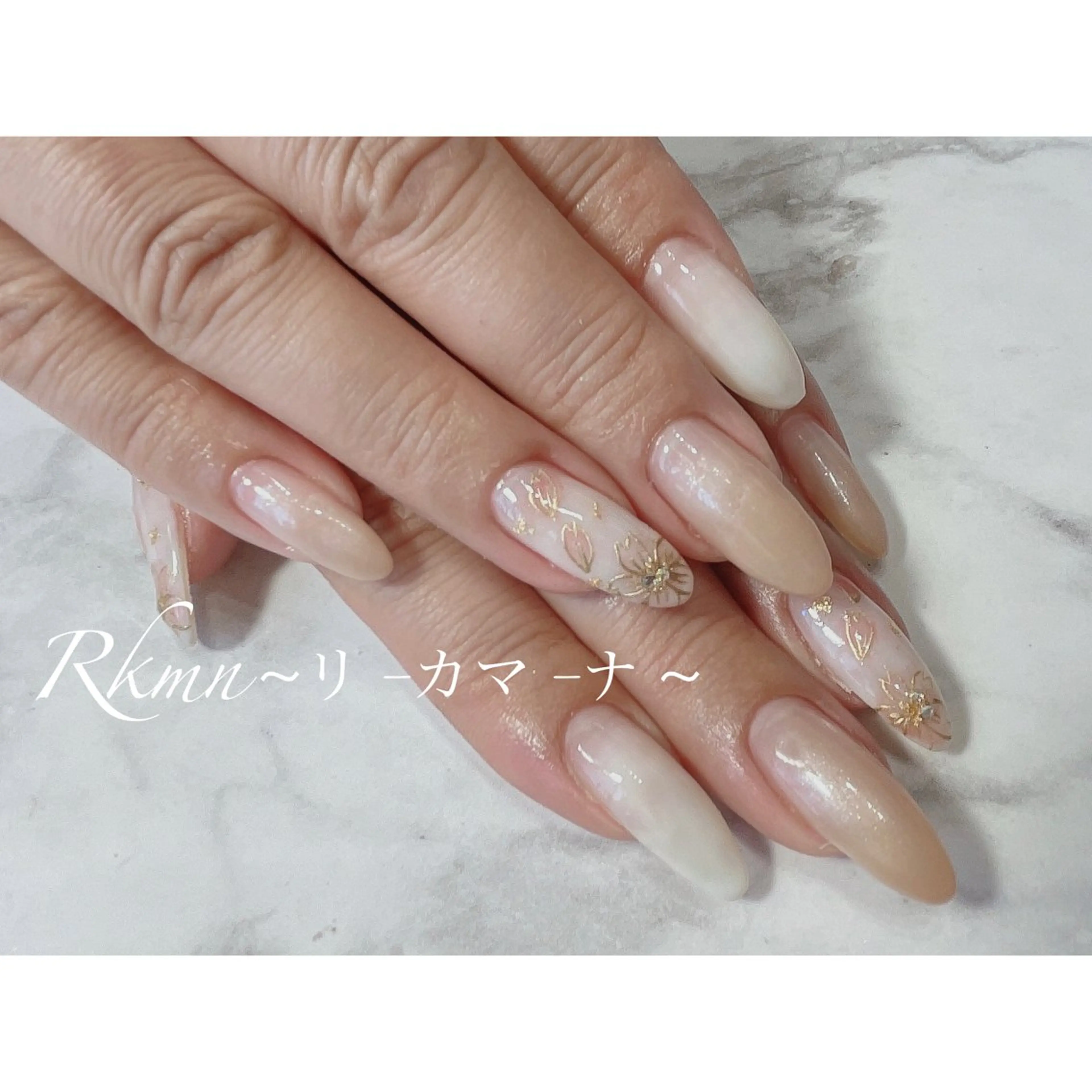 ネイル アートネイル 桜ネイル グラデーション ミラーネイル 春ネイル ハンドネイル フットネイル ハンドケア Rkmn ~リ-カマ-ナ~のネイルデザイン