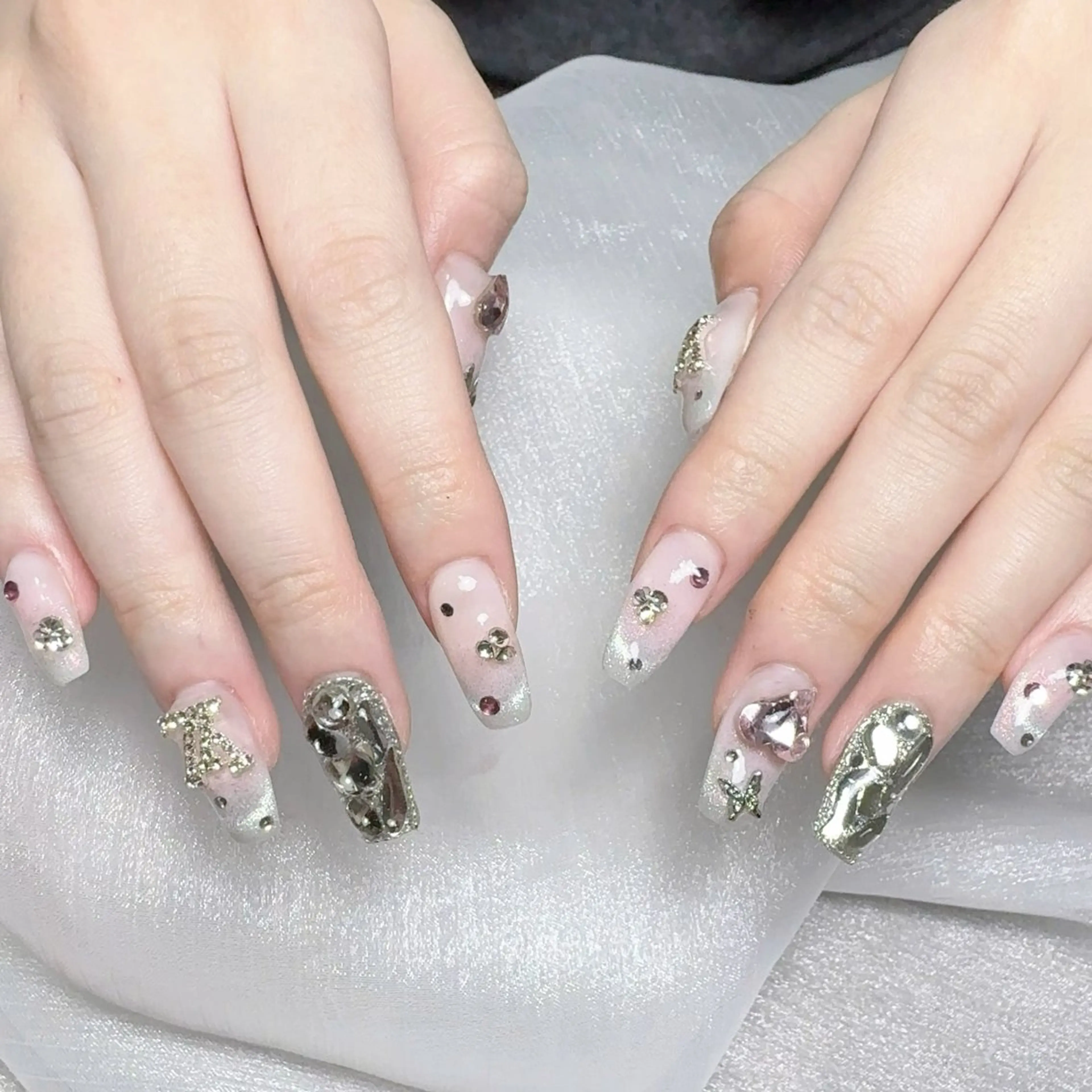 メンズ ネイル メンズ韓国風 アートネイル オーロラネイル ガーリー キラキラネイル ハンドネイル Nail salon 木にいるのネイルデザイン