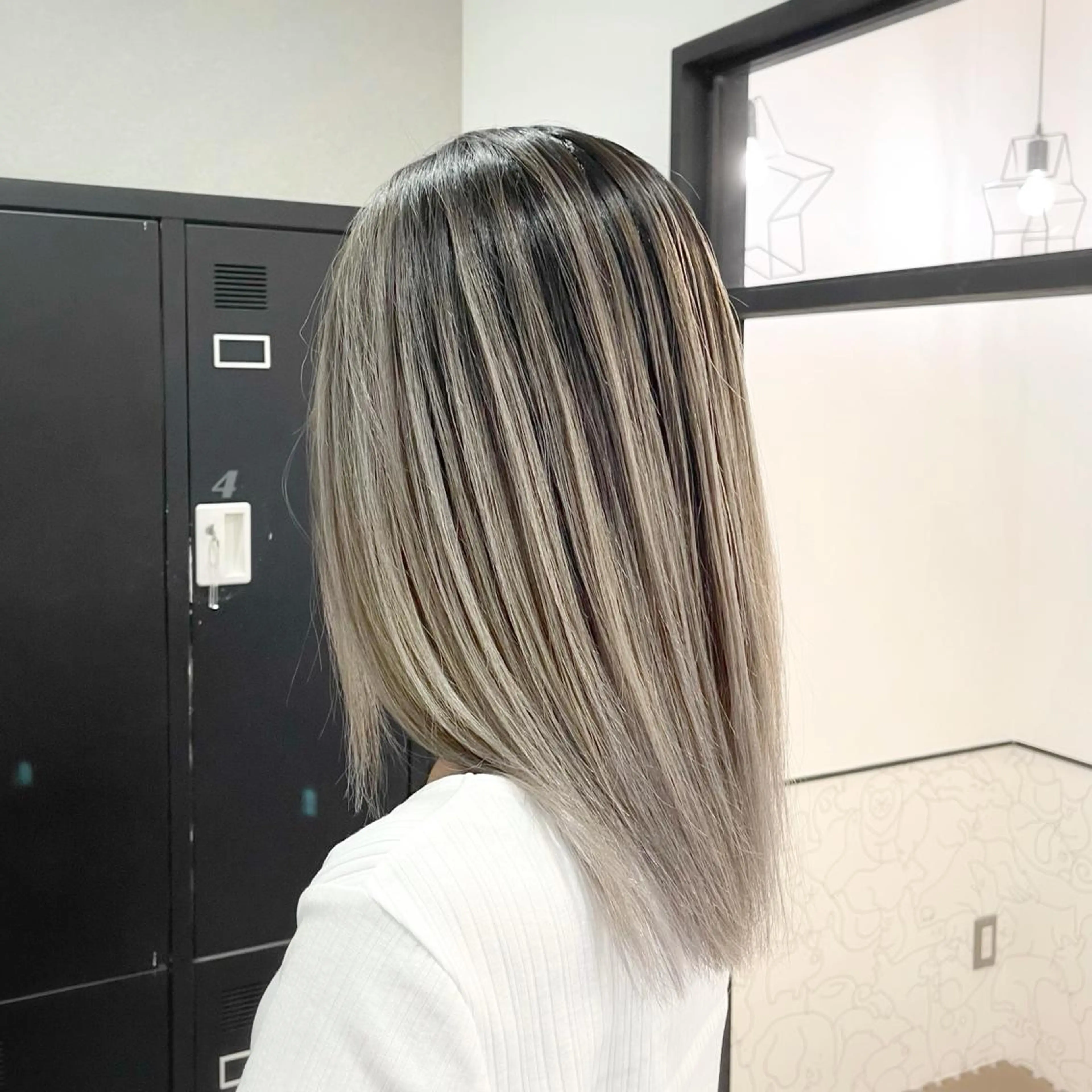 ミディアム カラー バレイヤージュ デザインカラー ハイライトカラー 外国人風カラー ハイライト アンドウ ユウ/ レイヤーカット/韓国のヘアスタイル