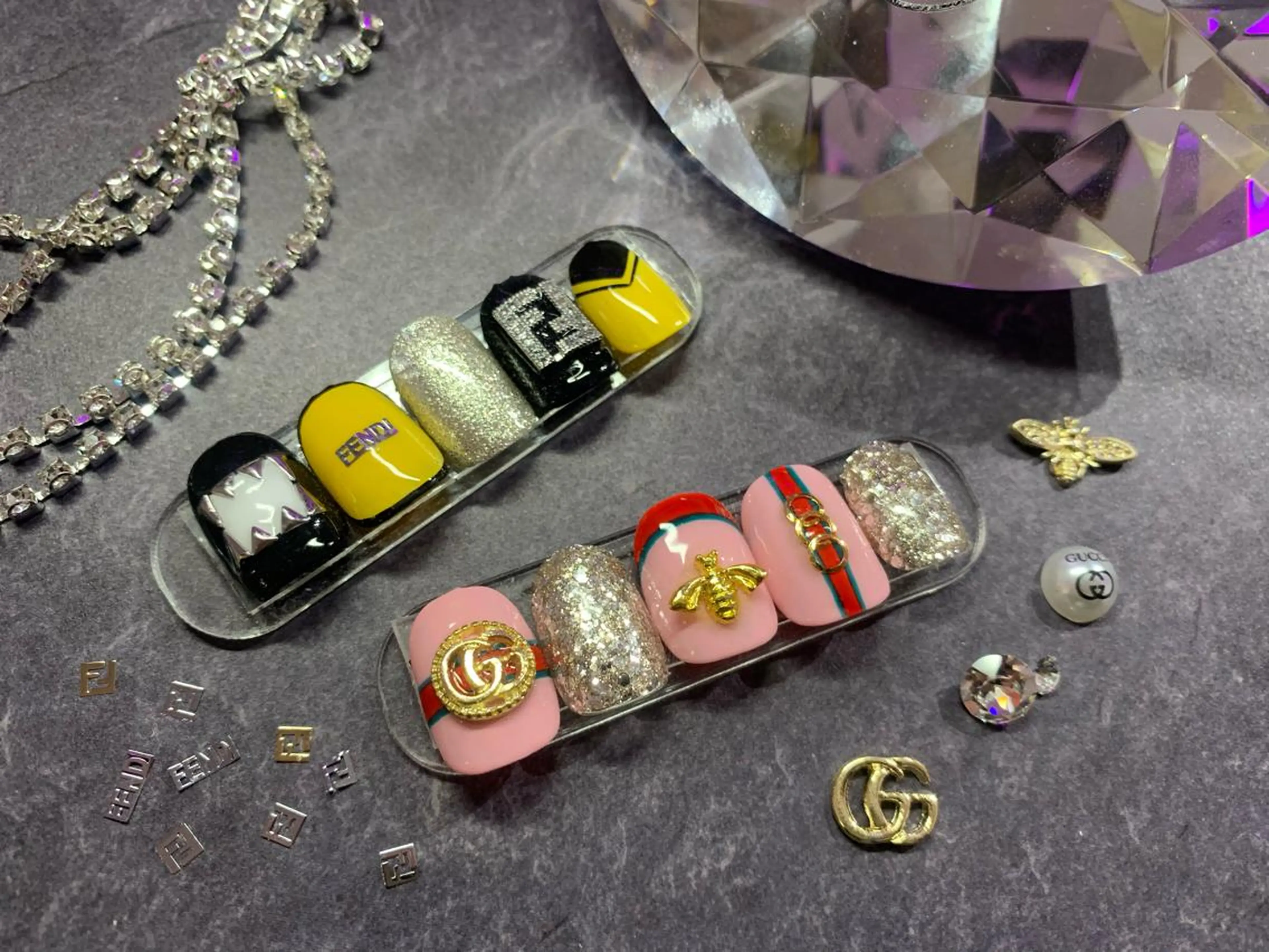 ネイル フレンチネイル ジェルネイル 韓国ネイル 持ち込み パラジェル ちゅるんネイル🪄 耳ツボジュエリー🔗のネイルデザイン