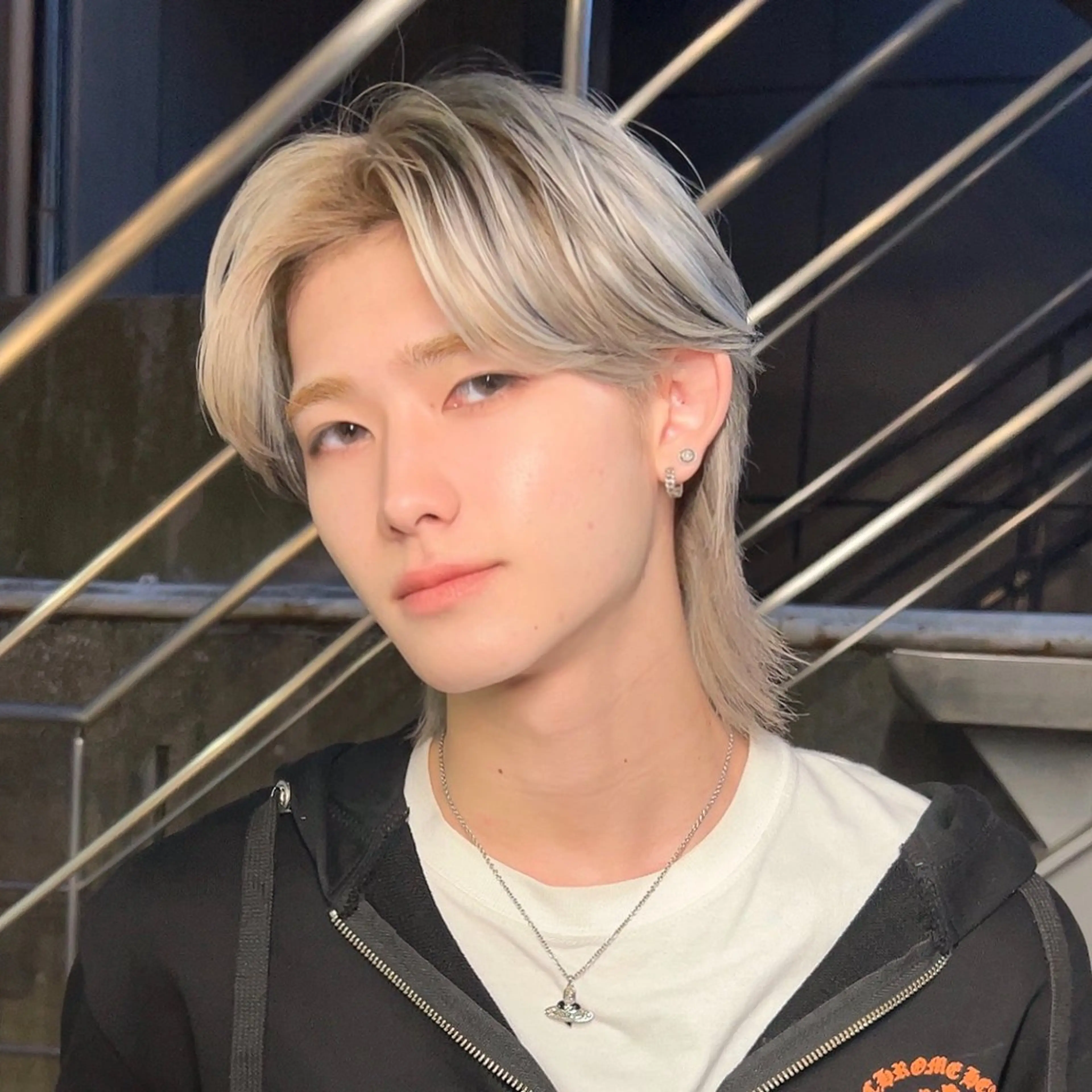 ミディアム カラー メンズ 岡田大志🇰🇷 中/韓メンズヘアのヘアスタイル