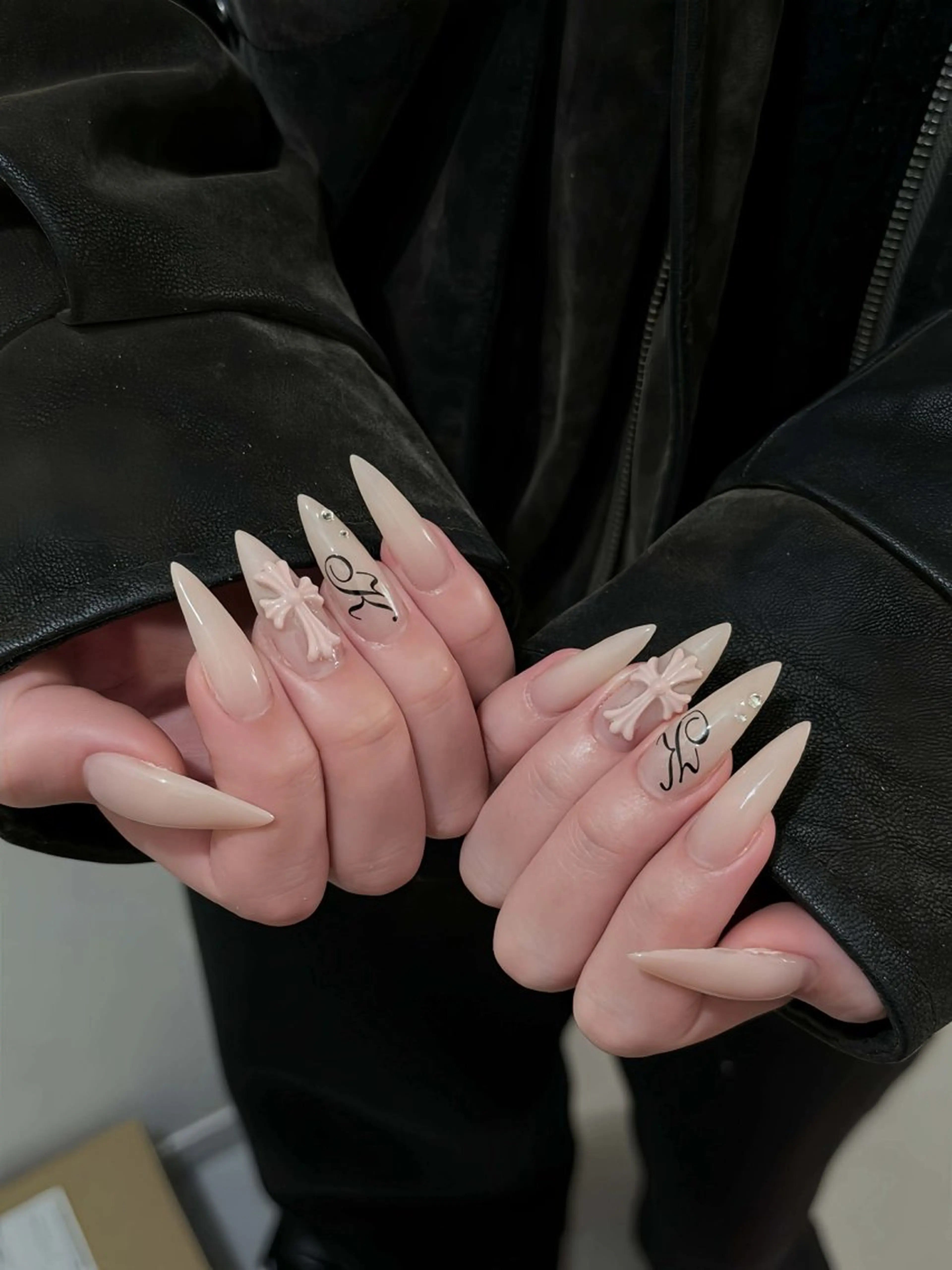 ネイル オーロラネイル ボルドー ブラウン 氷ネイル・うるうるネイル キラキラネイル ハンドネイル Julli NailStudioのネイルデザイン