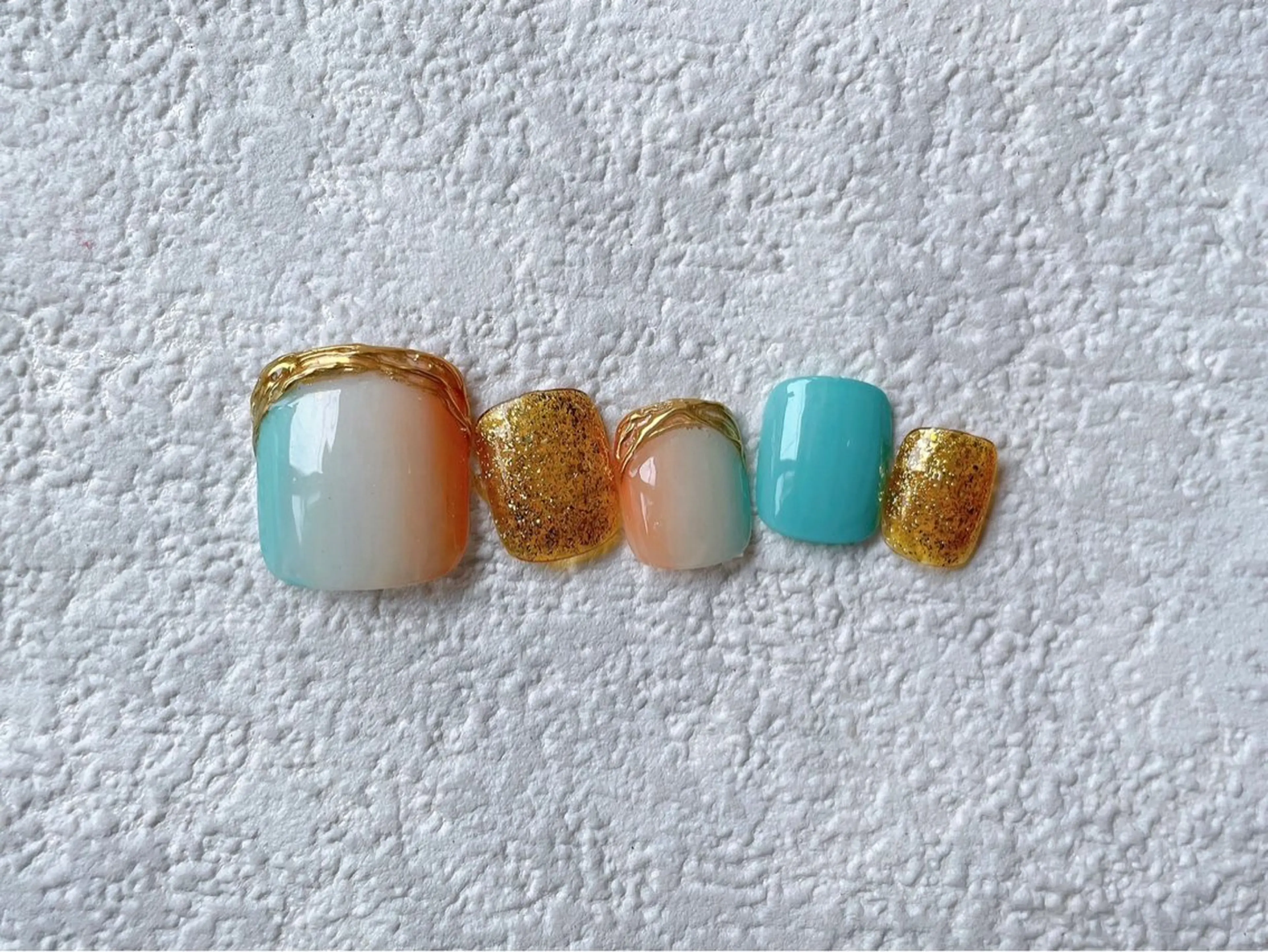 ネイル オーロラネイル フットネイル フレンチネイル ジェルネイル 韓国ネイル mogunail &blowのネイルデザイン