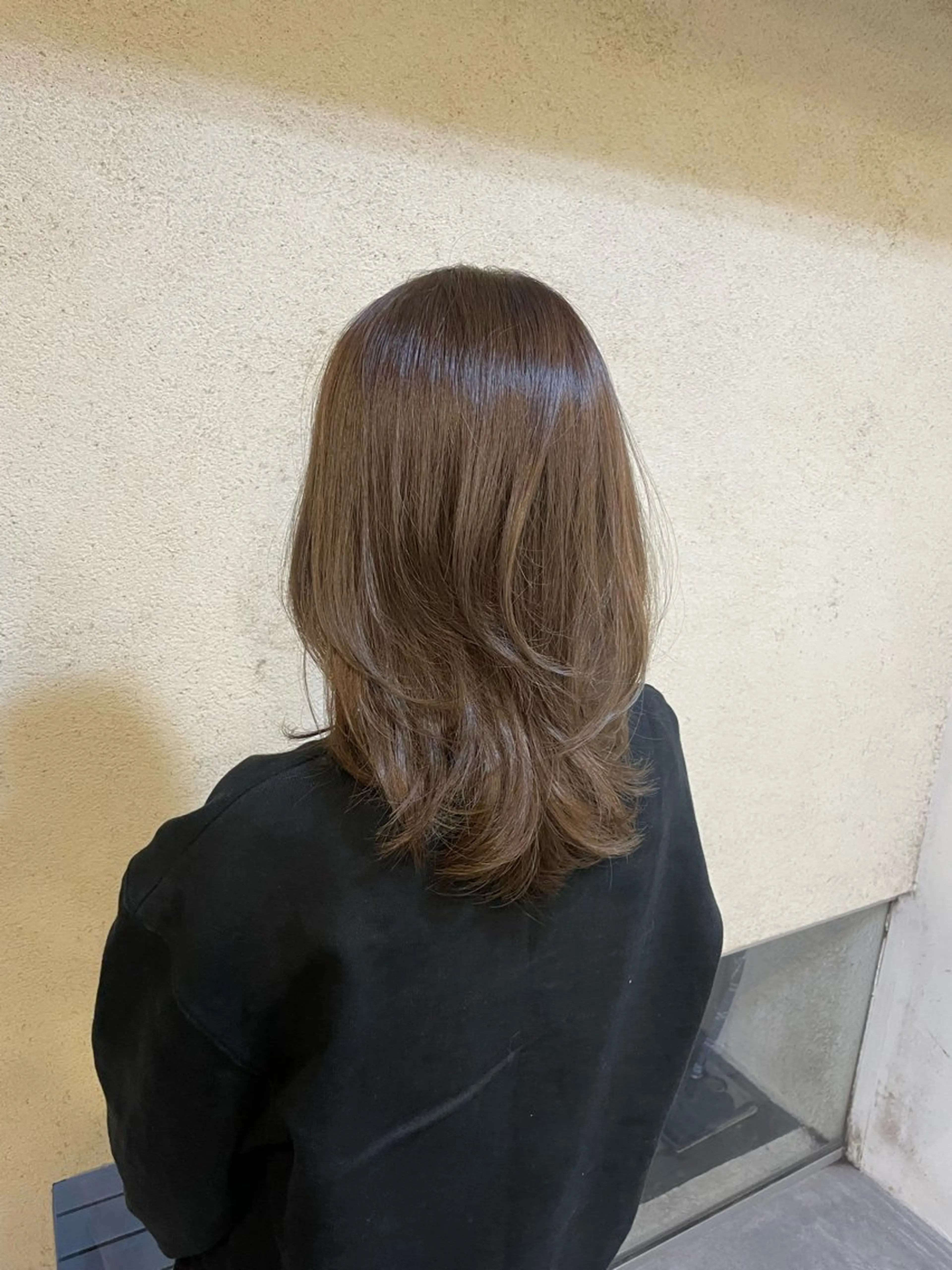 ミディアム レイヤーカット カット ヘアカラー 愛華 【geep】のヘアスタイル