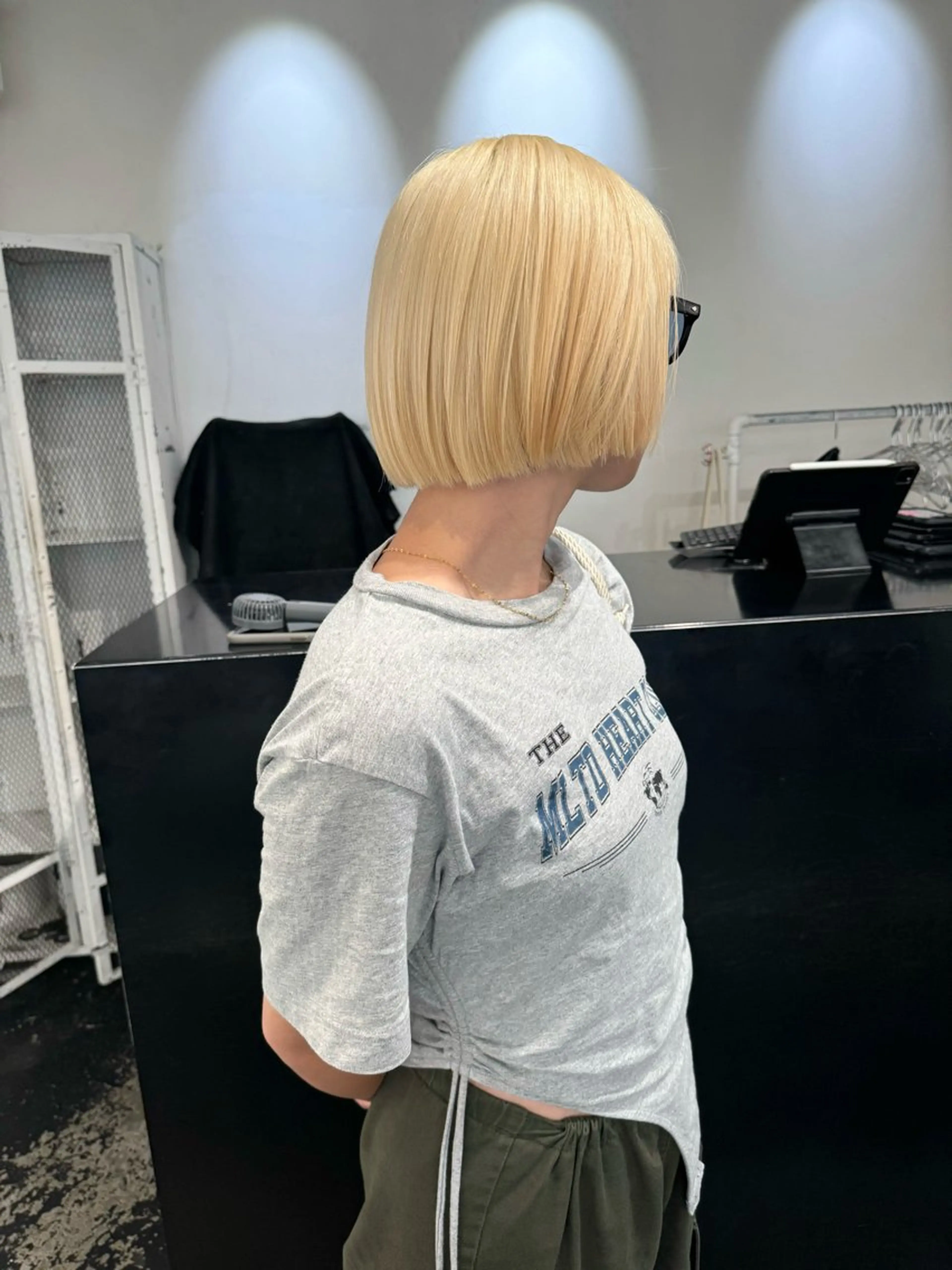 ショート カラー ヘアアレンジ ブリーチ 抜きっぱなしブロンド ブロンド ヘアカラー トリートメント 艶ハイトーン/ヘア アレンジAYAKAのヘアスタイル