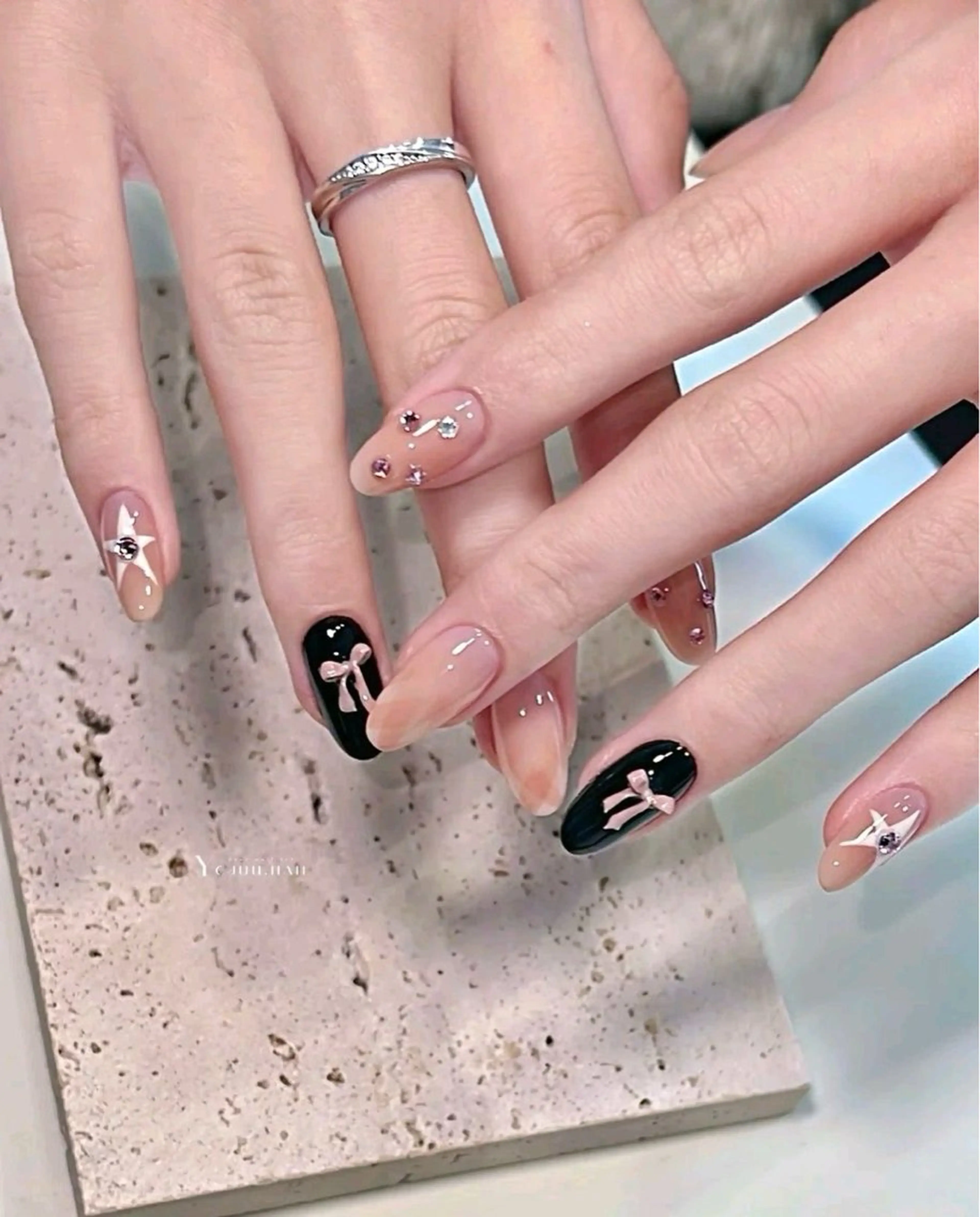 ネイル フラワーネイル フレンチネイル ジェルネイル ガーリー グラデーション ハンドネイル AIN Nailのネイルデザイン