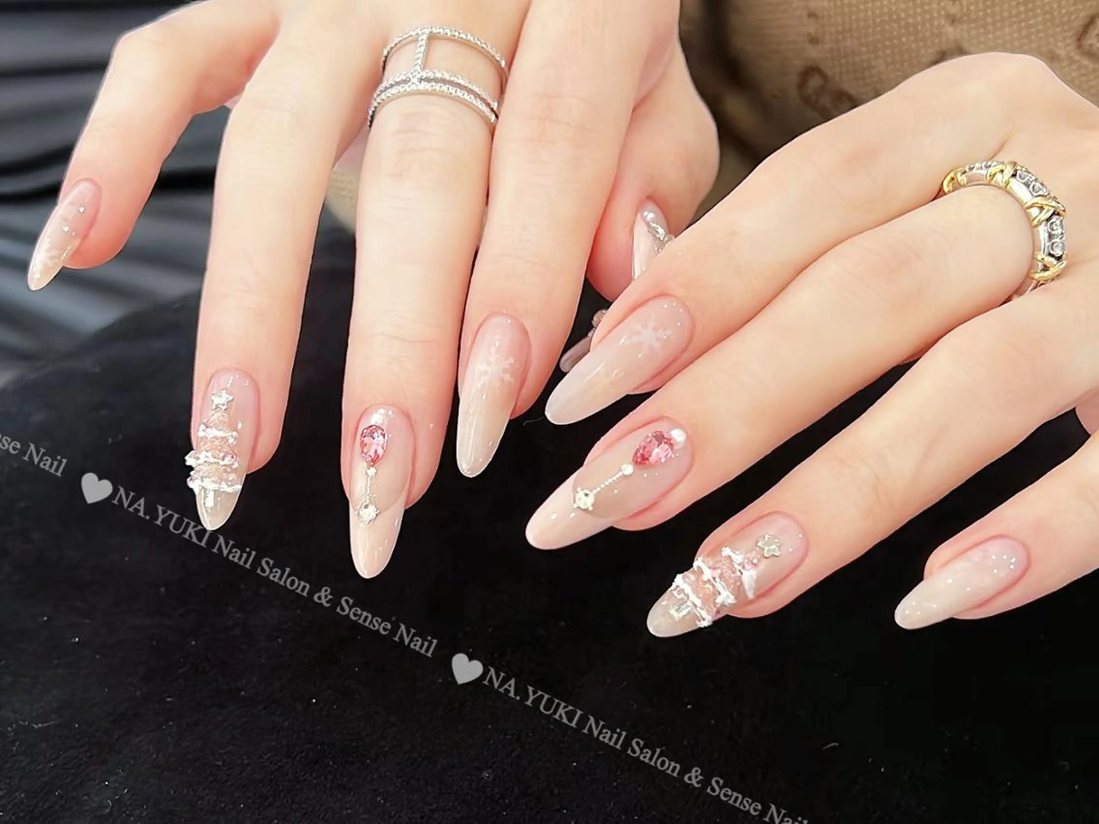 ネイル Mina. 🦢のネイルデザイン