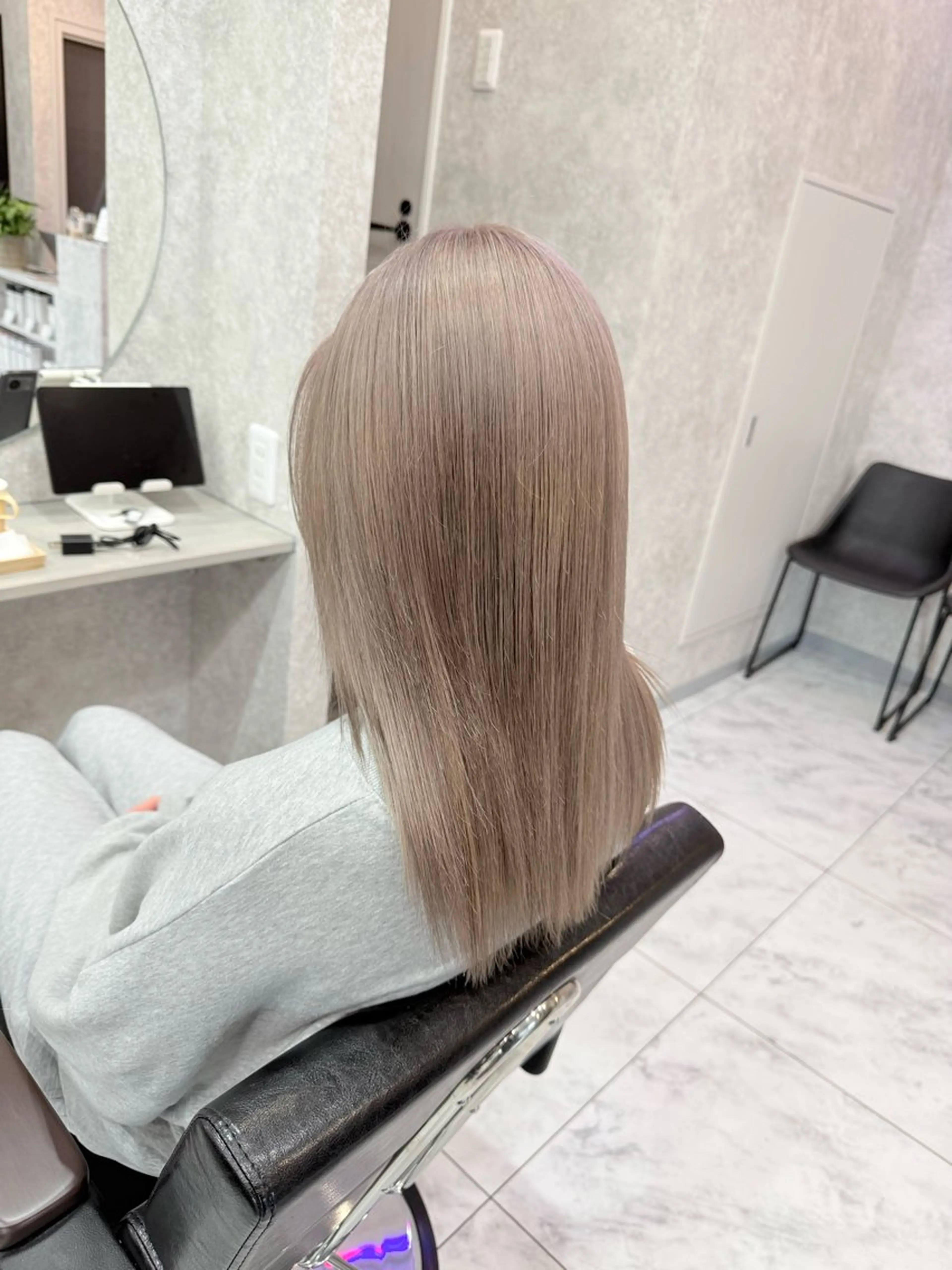 ミディアム カラー 🌺ハイトーン🌺 矢葺 なぎさ🌺🌺のヘアスタイル