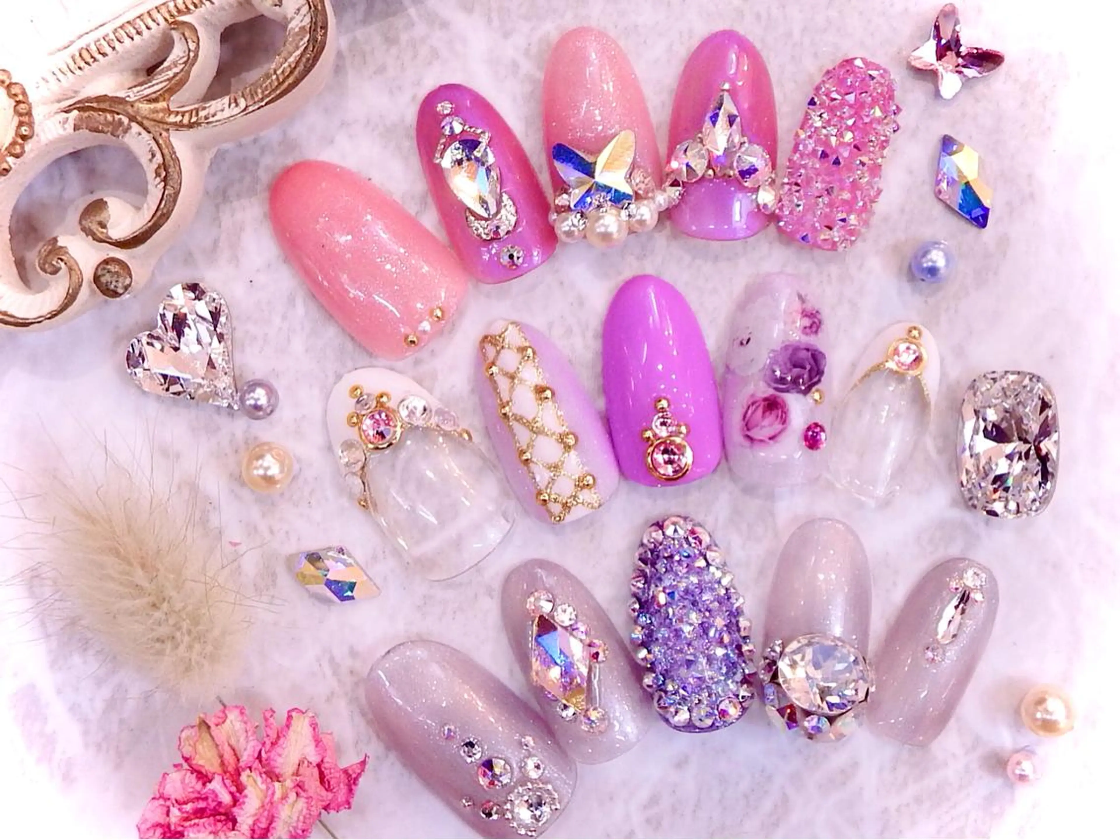 ネイル アートネイル 持ち込み ストーンネイル ボガスティーズネイル 川崎店のネイルデザイン