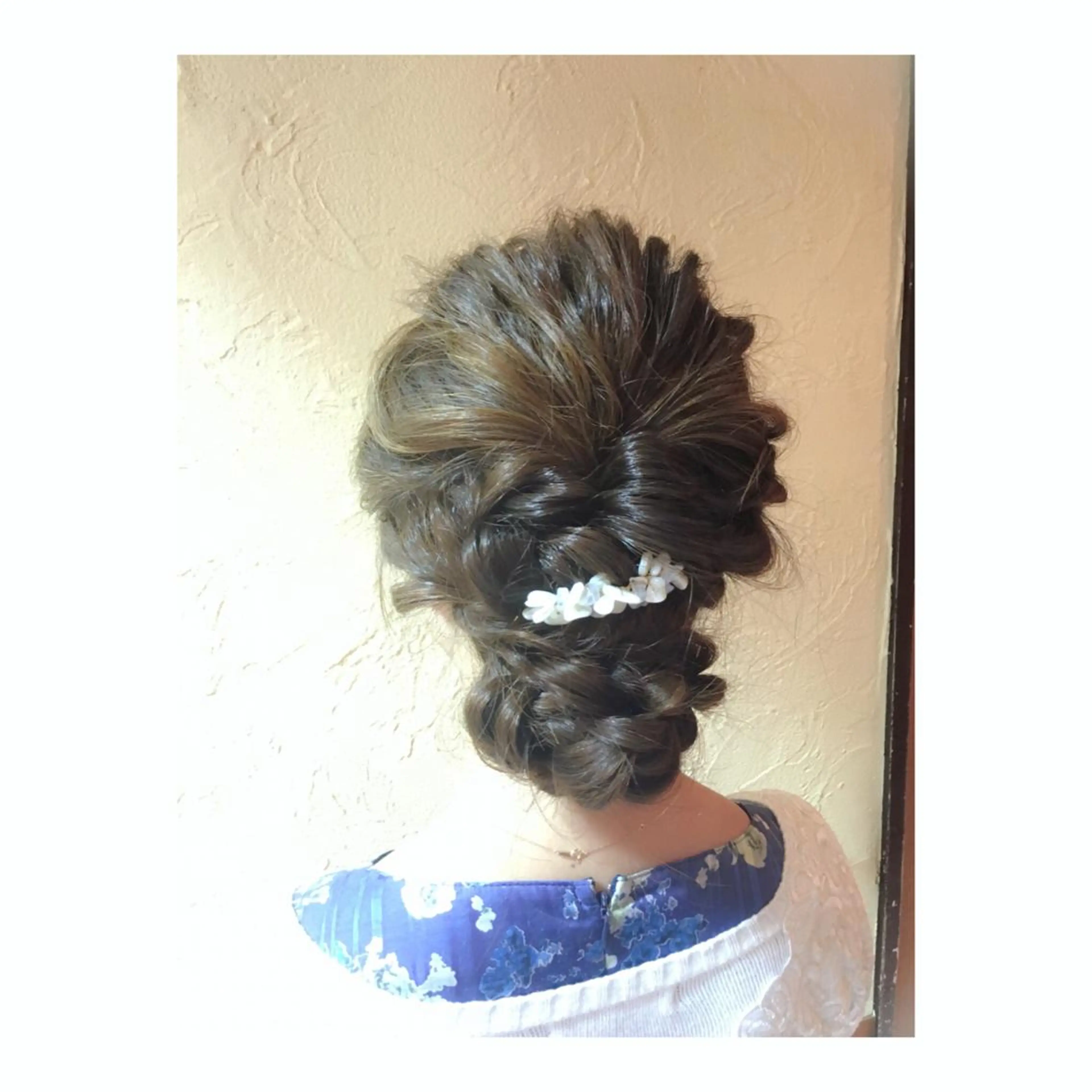 ミディアム セミロング ロング ヘアアレンジ 髪飾り 🪐脱白髪染め 🪐松尾菜々美のヘアスタイル