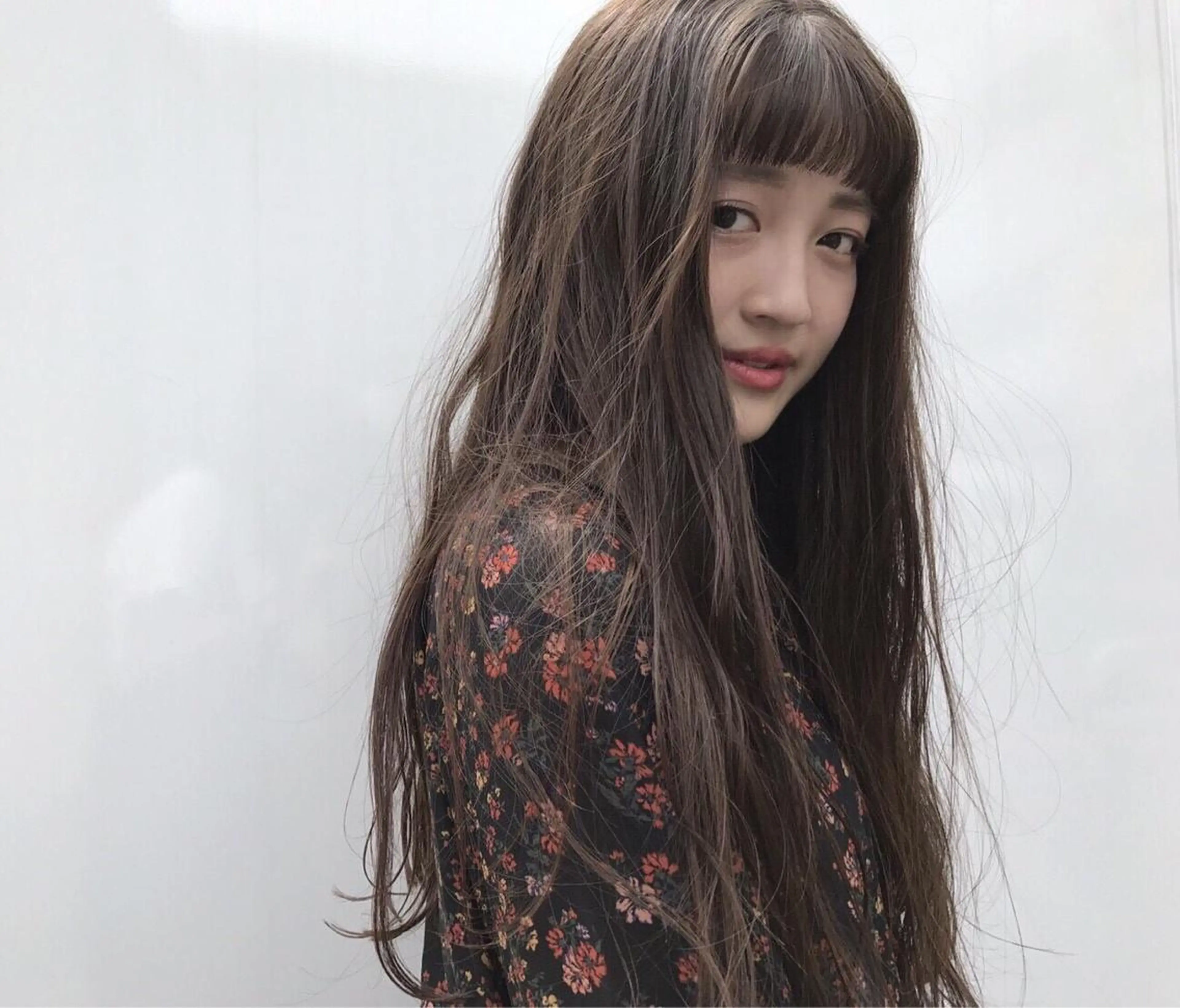 ロング カラー パーマ ネイル マツエク・マツパ O/ODER (official)のヘアスタイル