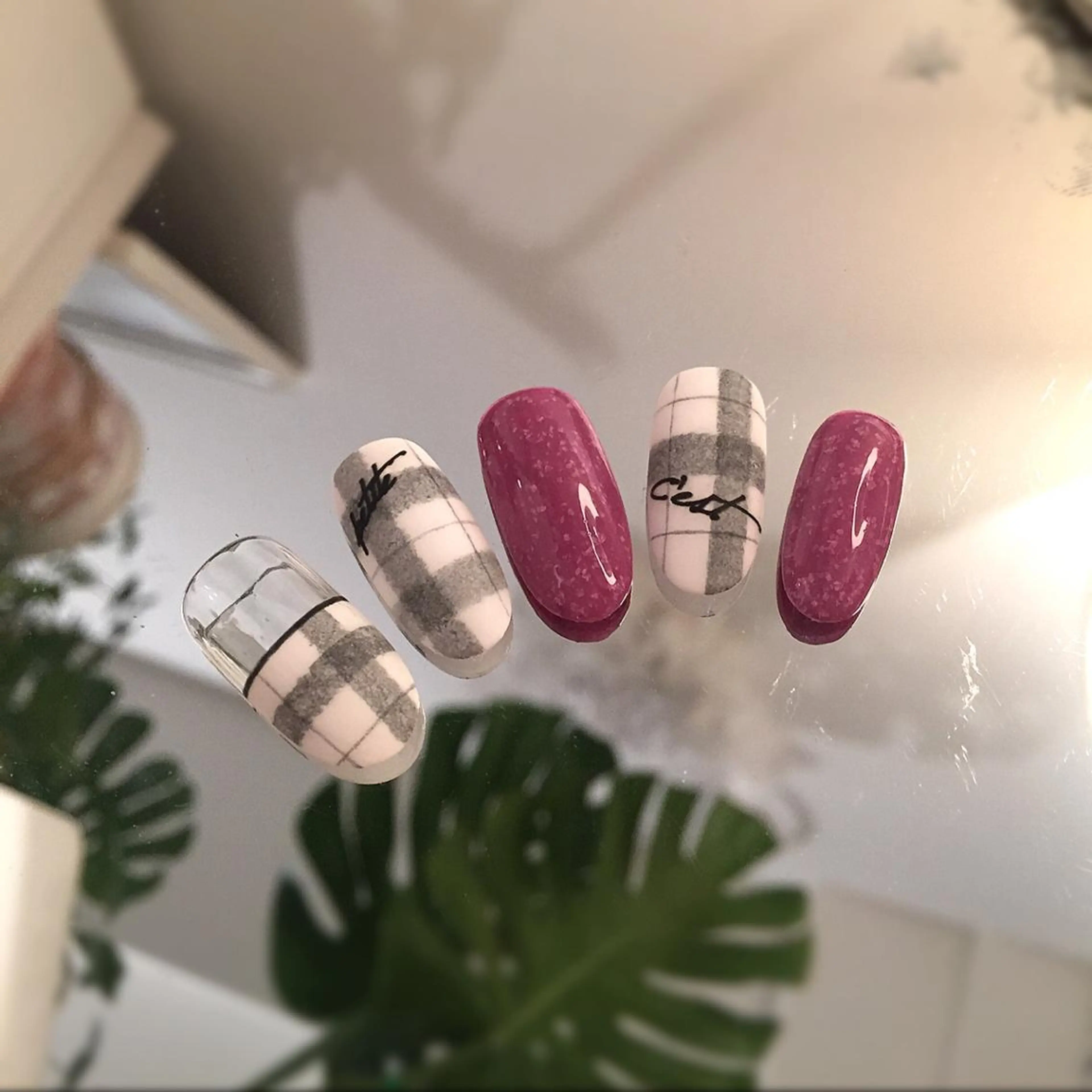 ネイル ジェルネイル atelier chic+のネイルデザイン