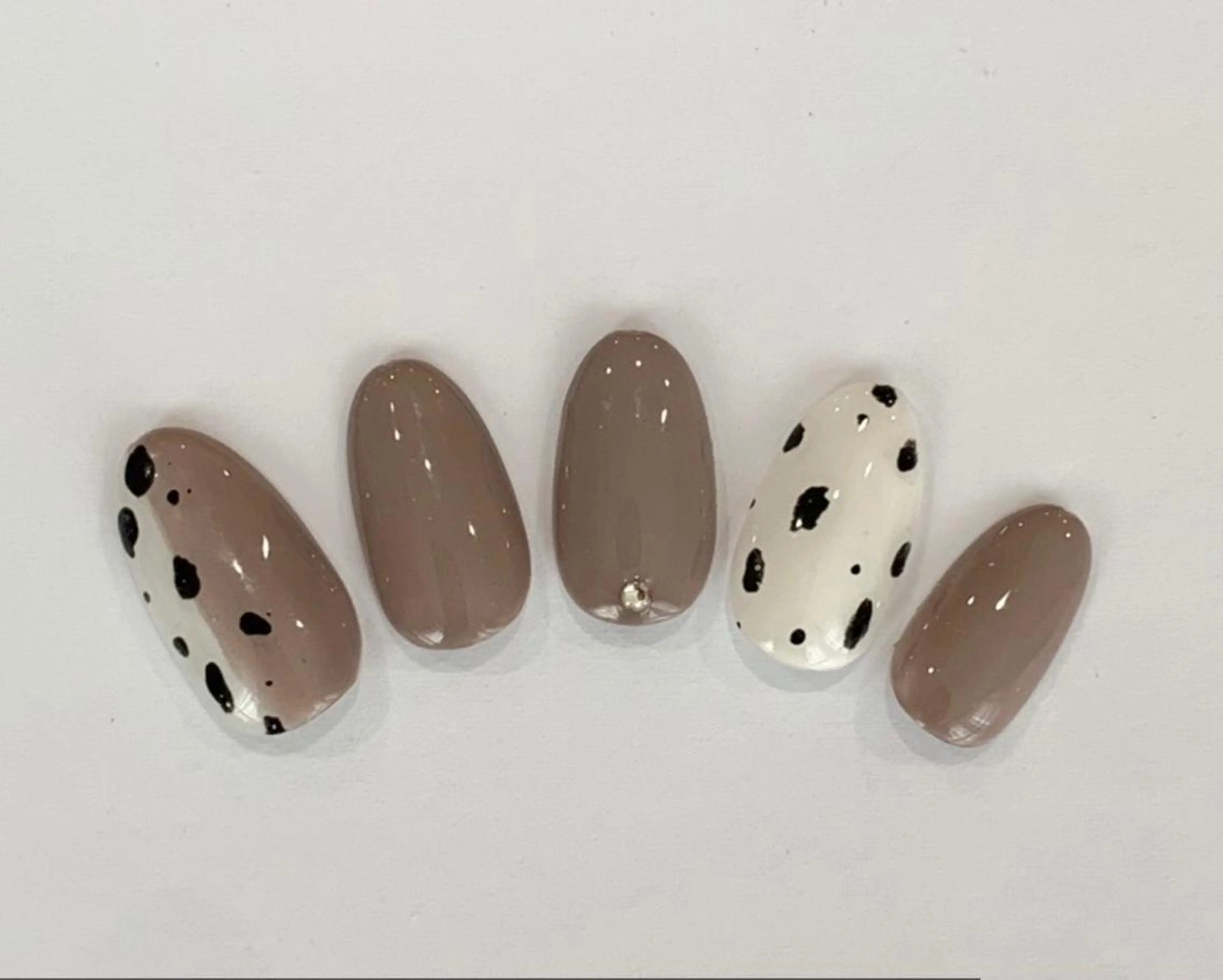 セミロング ネイル アニマル柄 シンプルネイル 西院eye fallonのマツエク・マツパデザイン