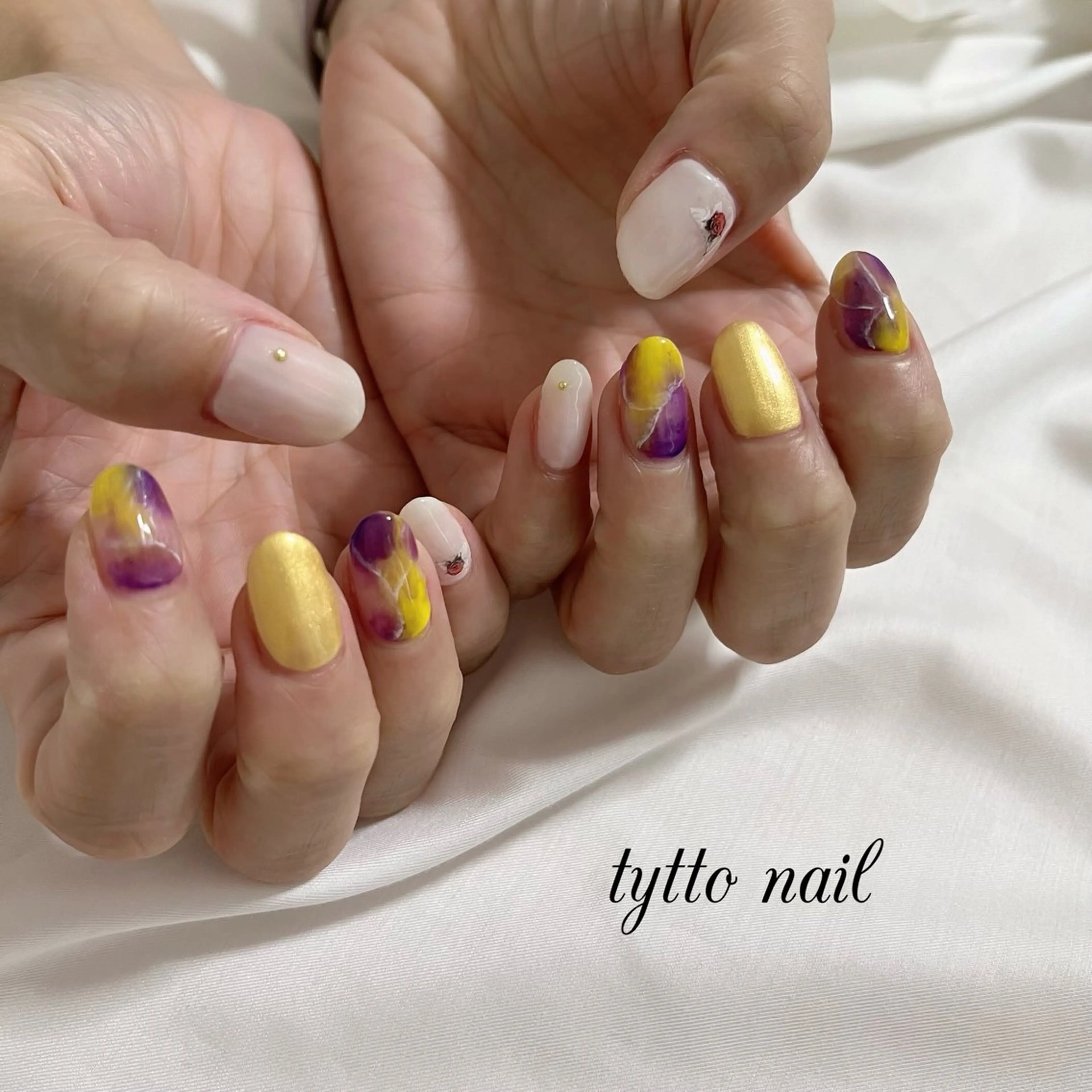 ネイル ニュアンスネイル パープル 夏ネイル 黄色 ハンドネイル tytto nail ❤︎‪‪eri‪‪のネイルデザイン