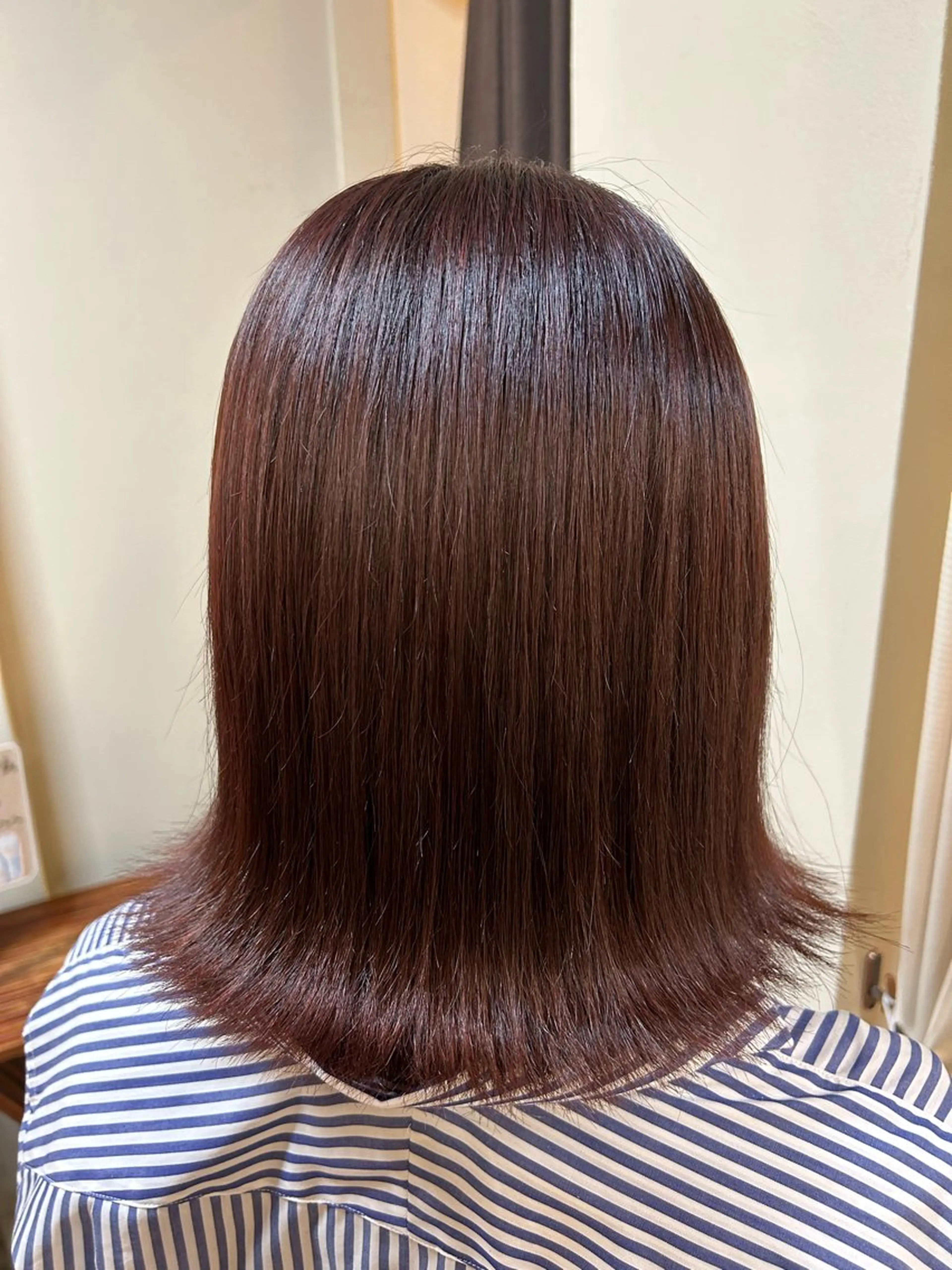 ミディアム 水谷 菜央のヘアスタイル