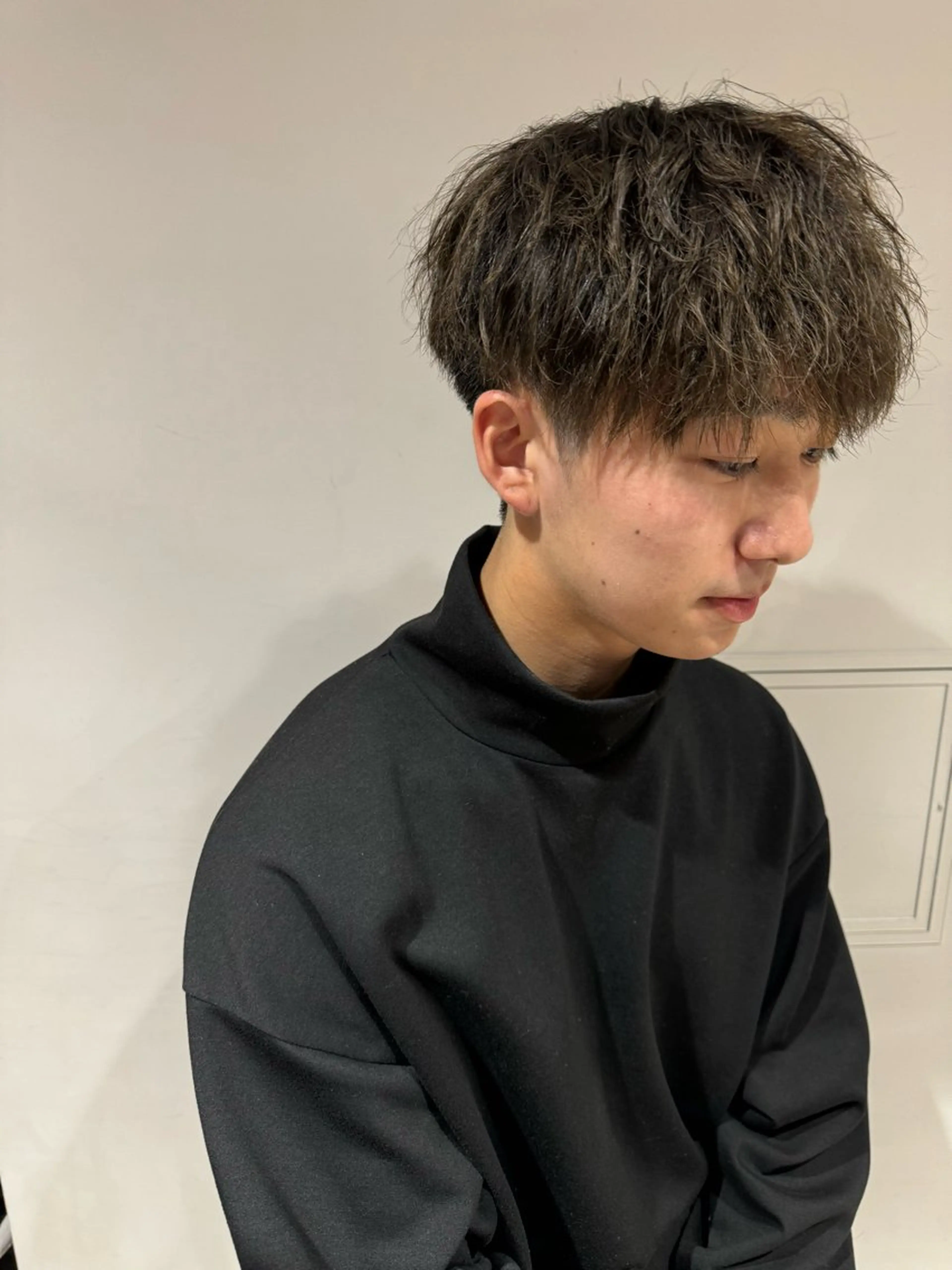 パーマ メンズ 学生(メンズ向け) 学生 カット パーマ トリートメント Dxxxx III所属・似合う髪型が 分からない方へのヘアスタイル