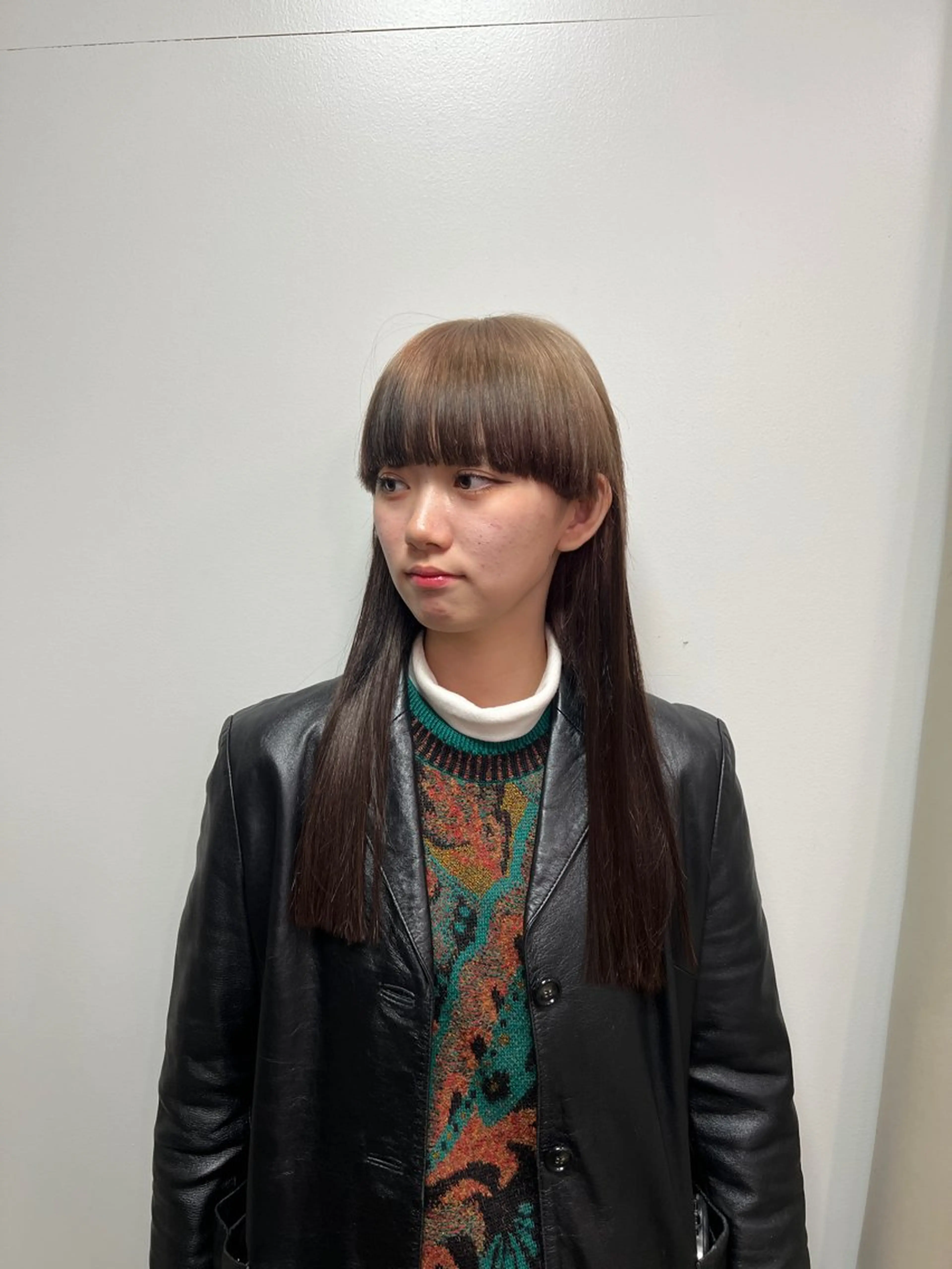 🪽韓国ハネエクステ【半年以上もつ】🪽カラー+馴染ませカット+(結ぶ)羽エクステ40本~の写真