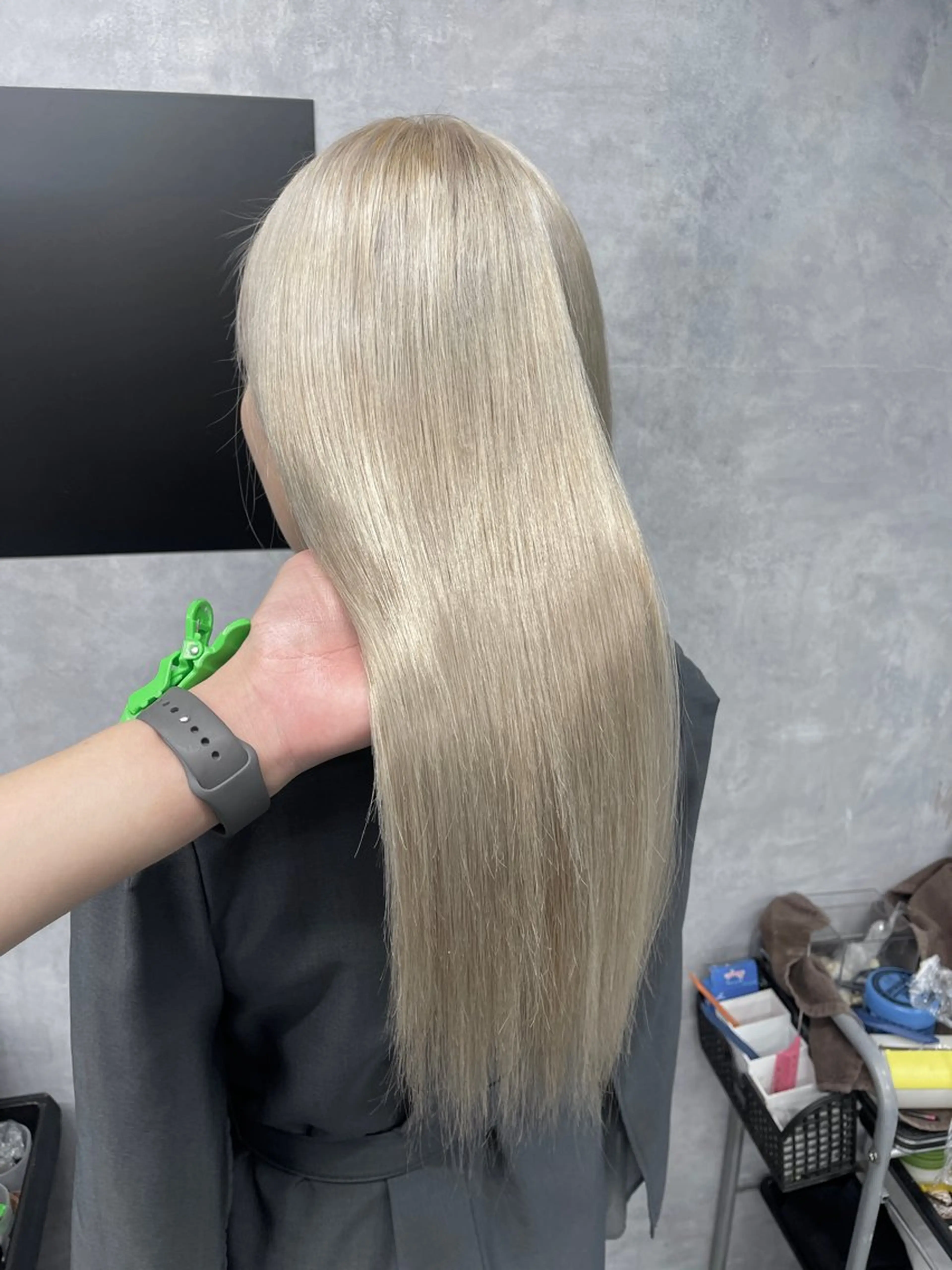 ロング カラー ブリーチ カット ヘアカラー 福西 洋斗のヘアスタイル