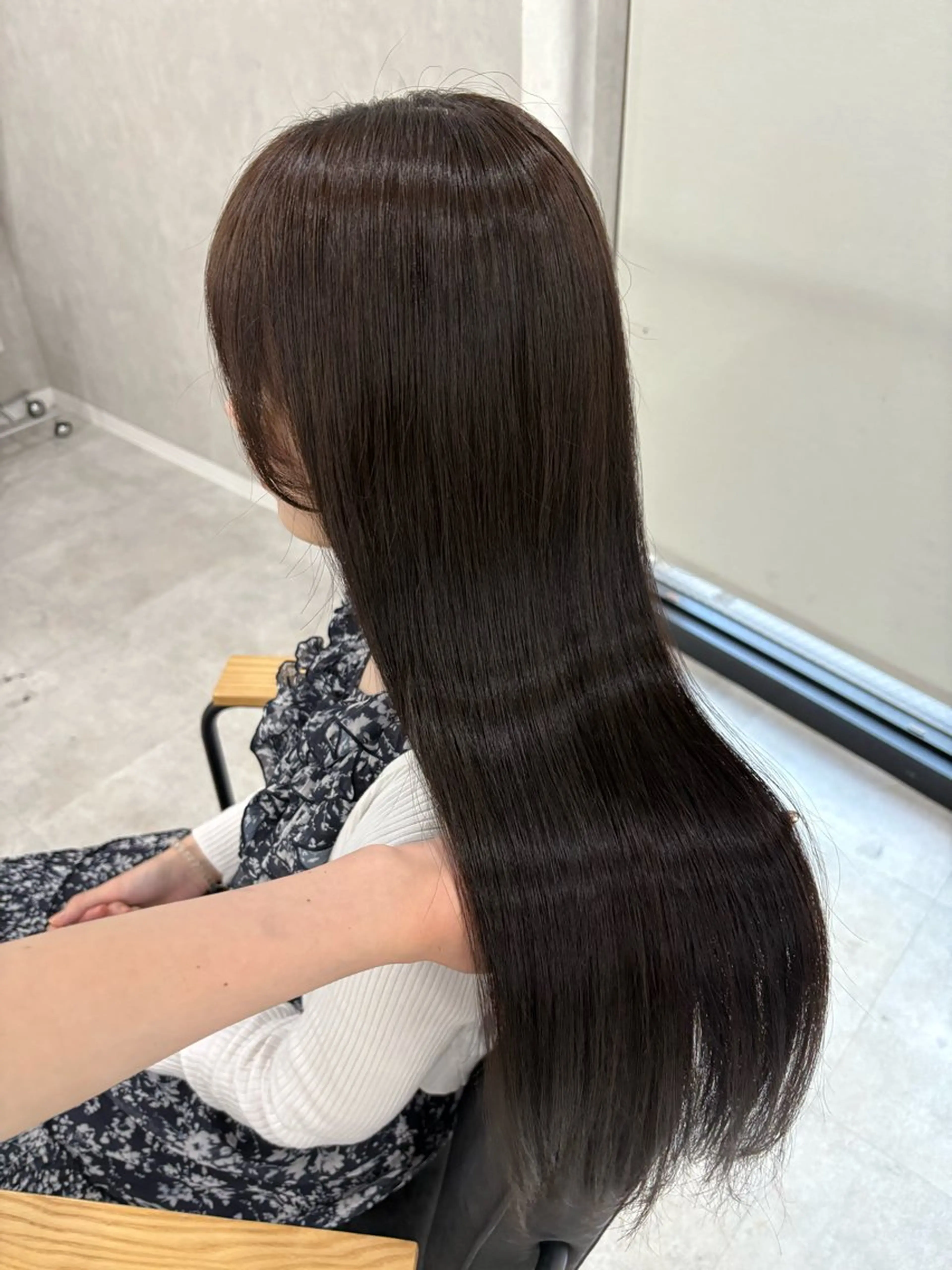 ロング カラー ショコラグレージュ グレージュ カット ヘアカラー 盛れる顔まわり✨🎀 レイヤー別所好葉のヘアスタイル