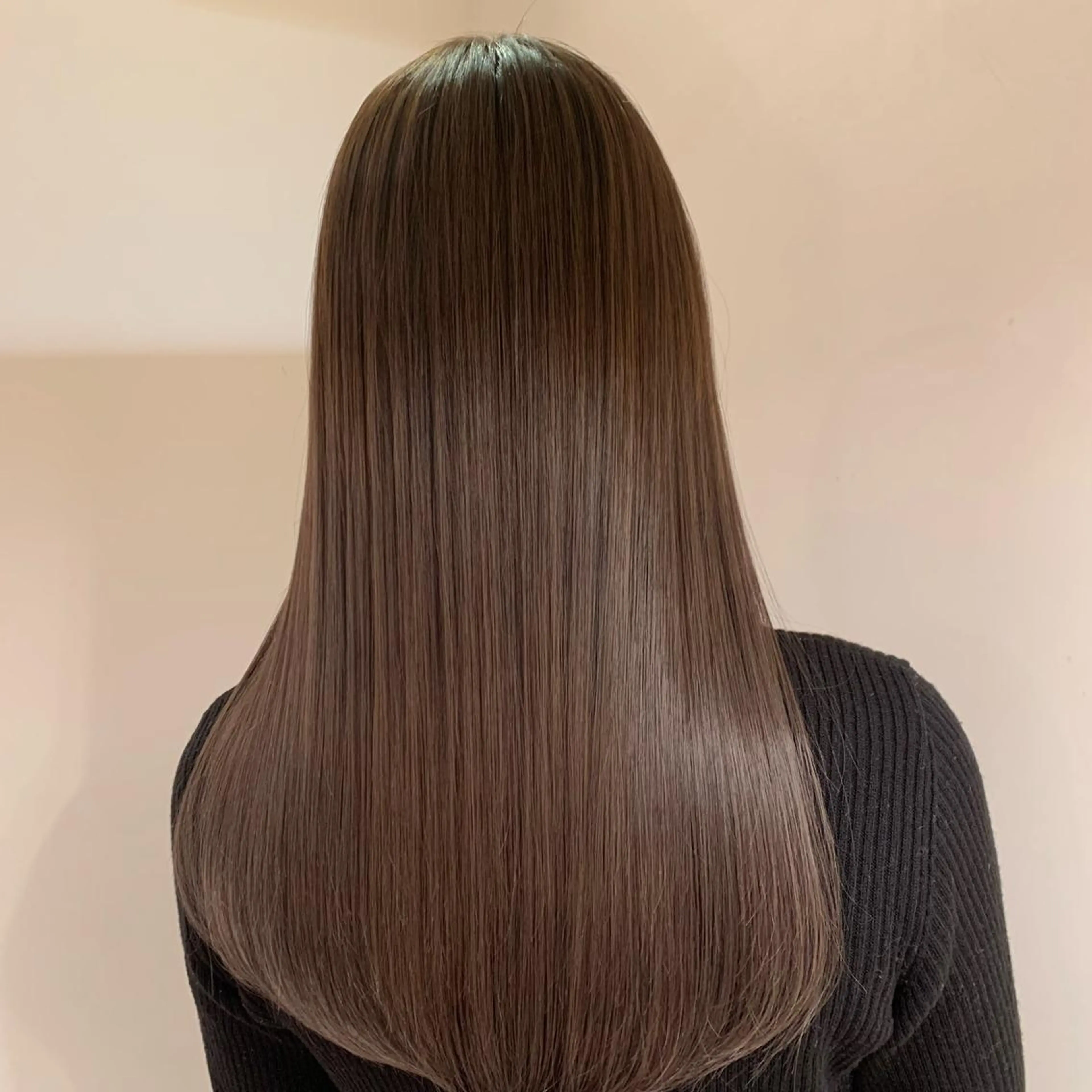 ロング Ｖｉｏｔ  銀座 樋口 桃佳のヘアスタイル