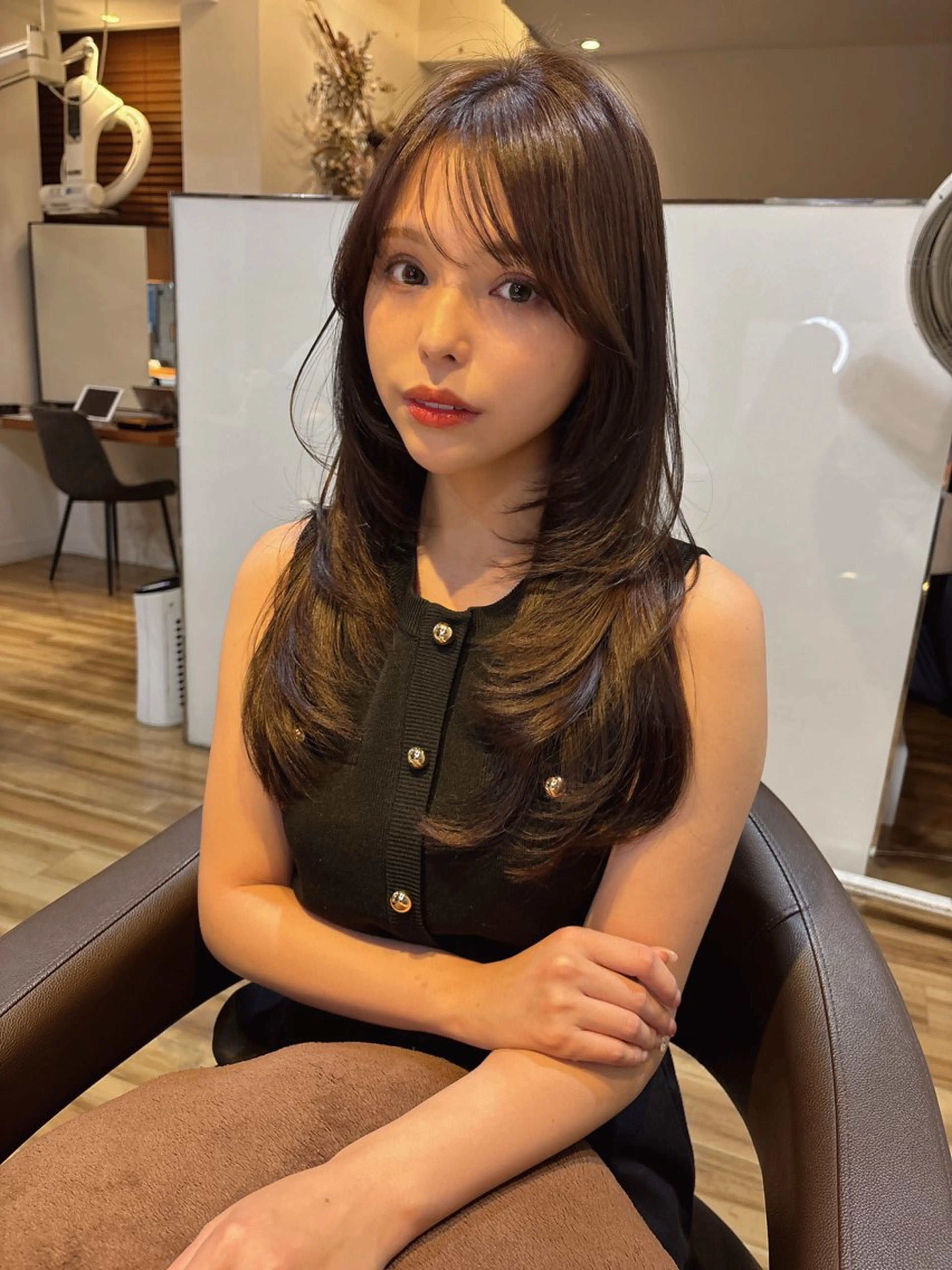 ロング カラー ロングレイヤー ブラウンカラー モカブラウン レイヤーカット ロング カット ヘアカラー トリートメント レイヤーカット /透明感/千葉怜寿のヘアスタイル