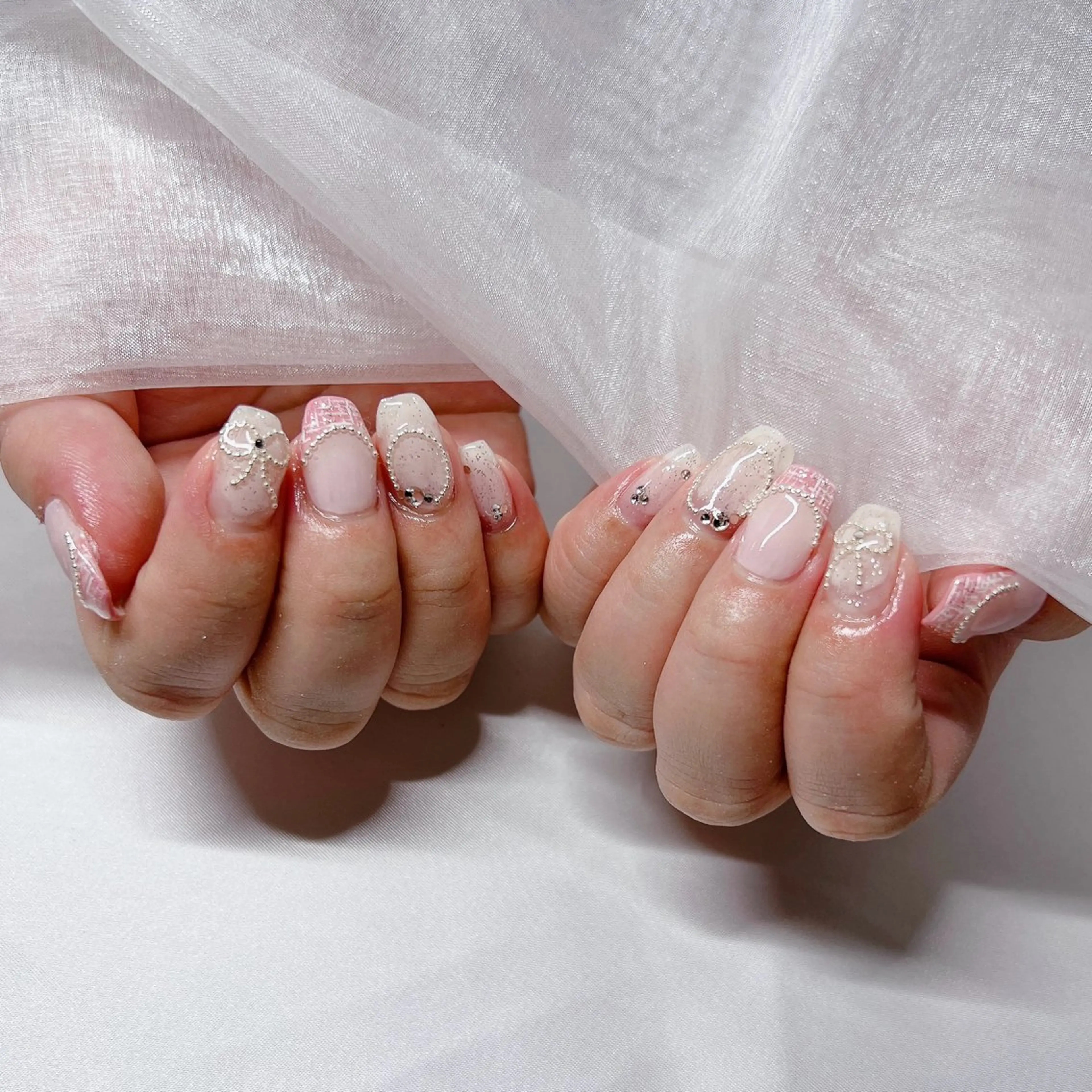 ネイル ジェルネイル 韓国ネイル ラメ(グリッター) マグネットネイル 持ち込み ハンドネイル nail salon Rewardのネイルデザイン