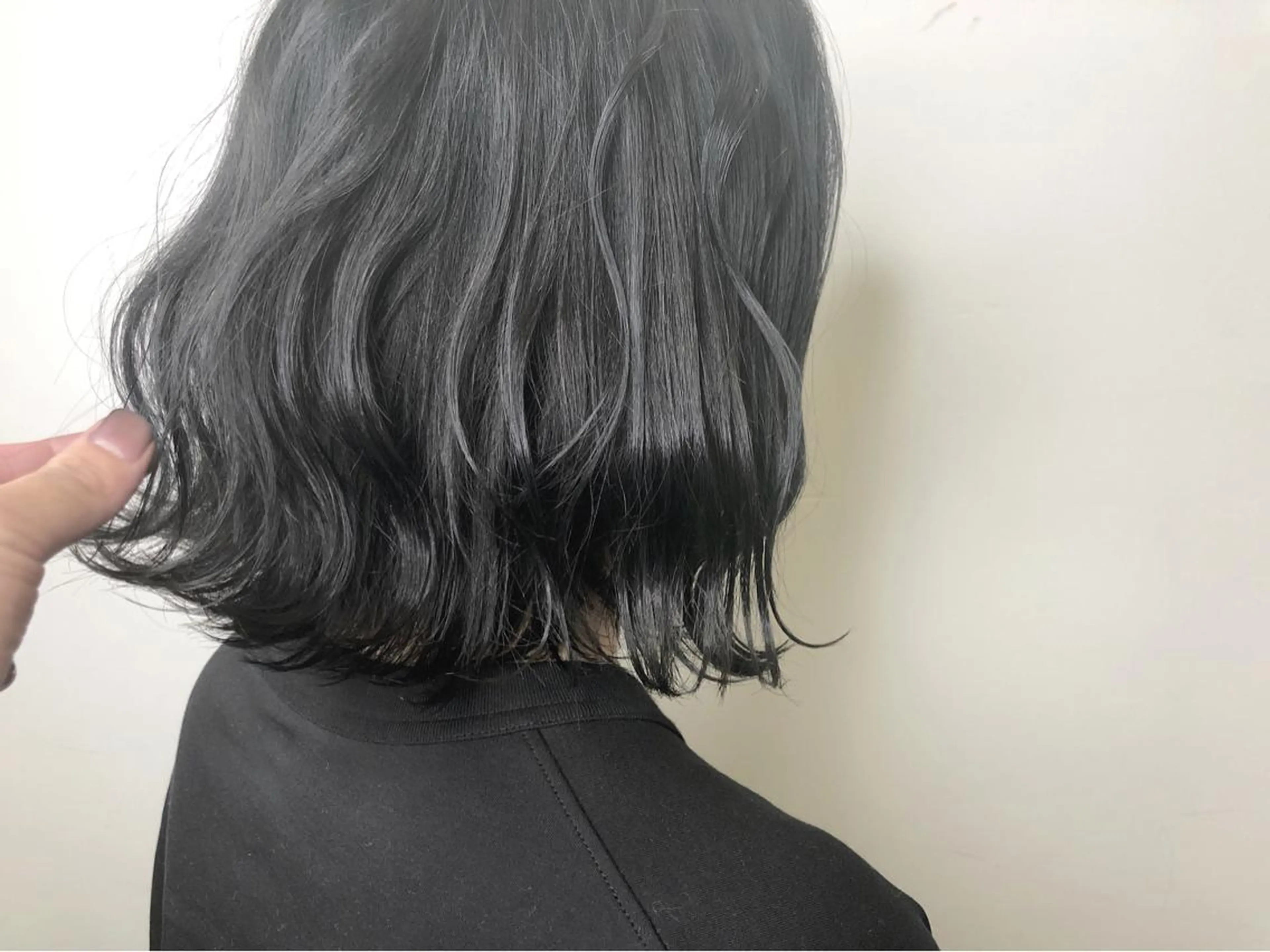 ミディアム カラー ブリーチ グレージュ シルバー シルバーグレージュ メンズ レイヤー ウルフ 弓木啓輔のヘアスタイル