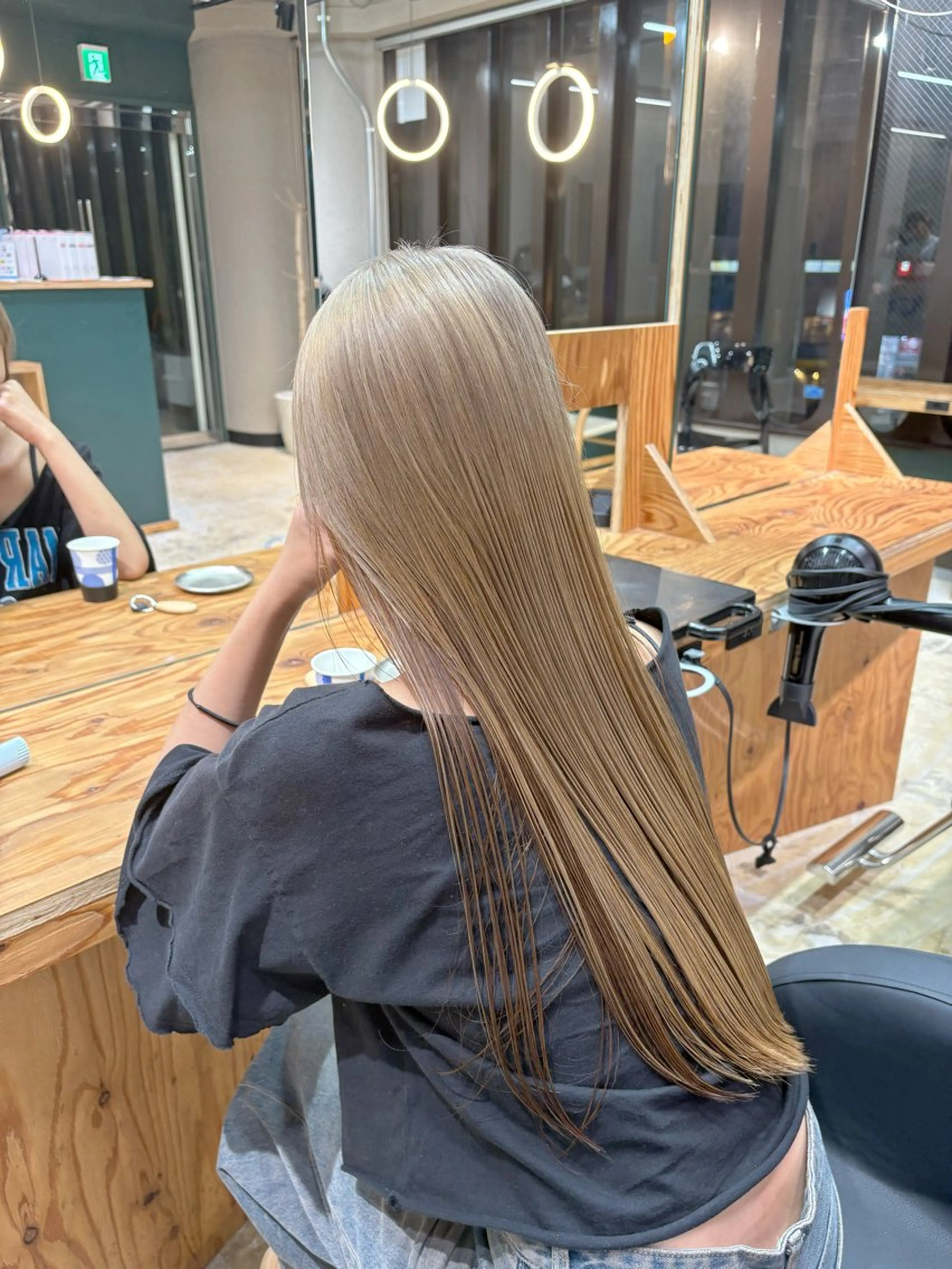 《🌼2回目以降お得な再来クーポン🉐🌼》🌹【ダメージ最小限】ブリーチ（フル）＋フルカラー＋2stepうる艶TR🌹の写真