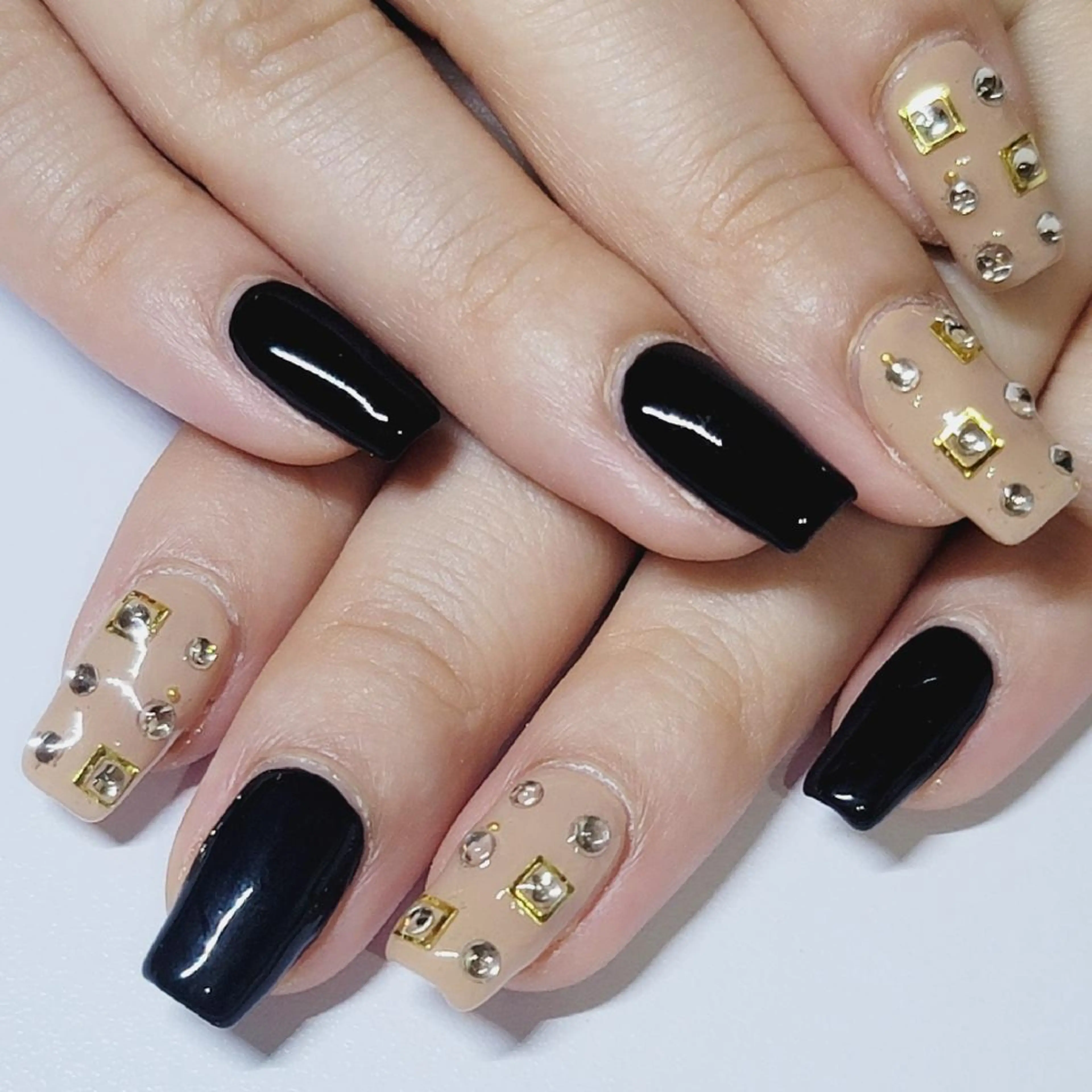 ネイル シンプルネイル ストーンネイル ハンドネイル よしだ ひろきのネイルデザイン