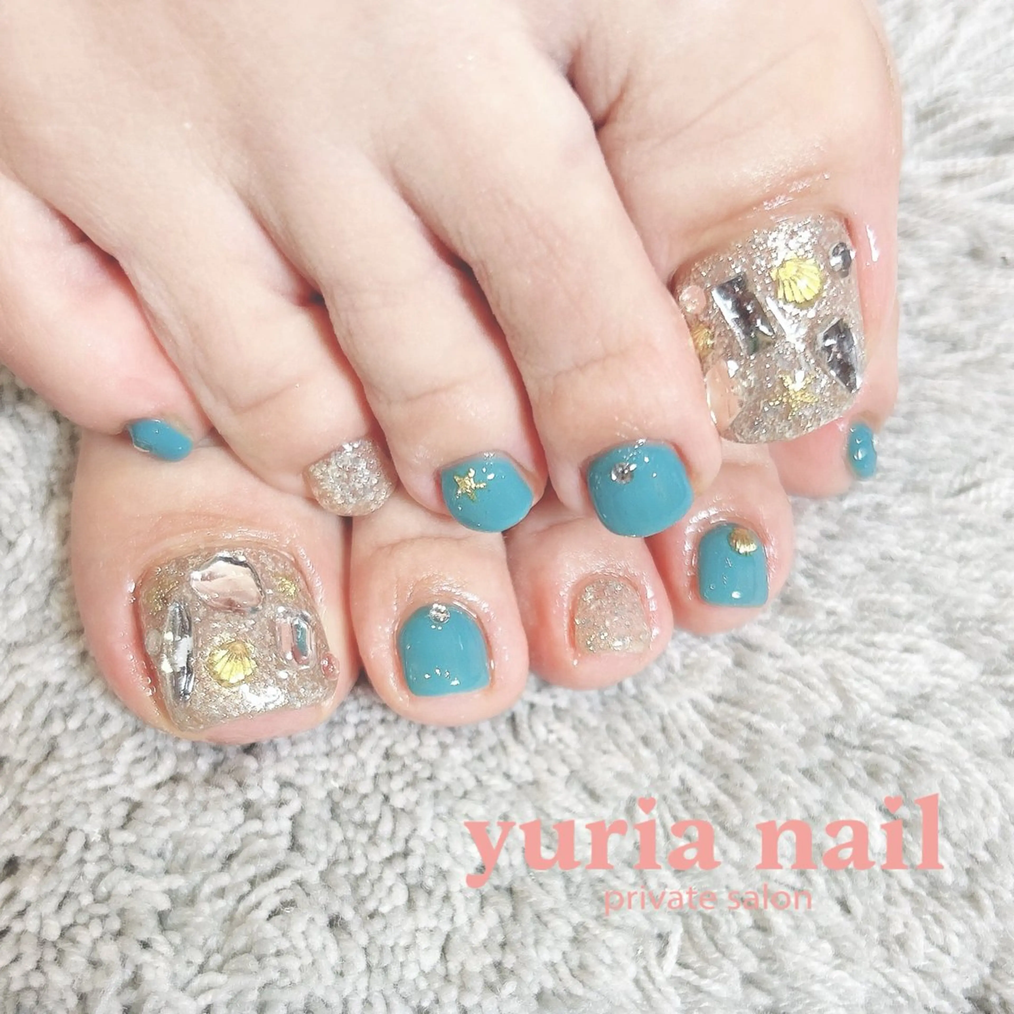 ネイル アートネイル フットネイル ジェルネイル ゴールド グリーン 小林 ゆりあのネイルデザイン