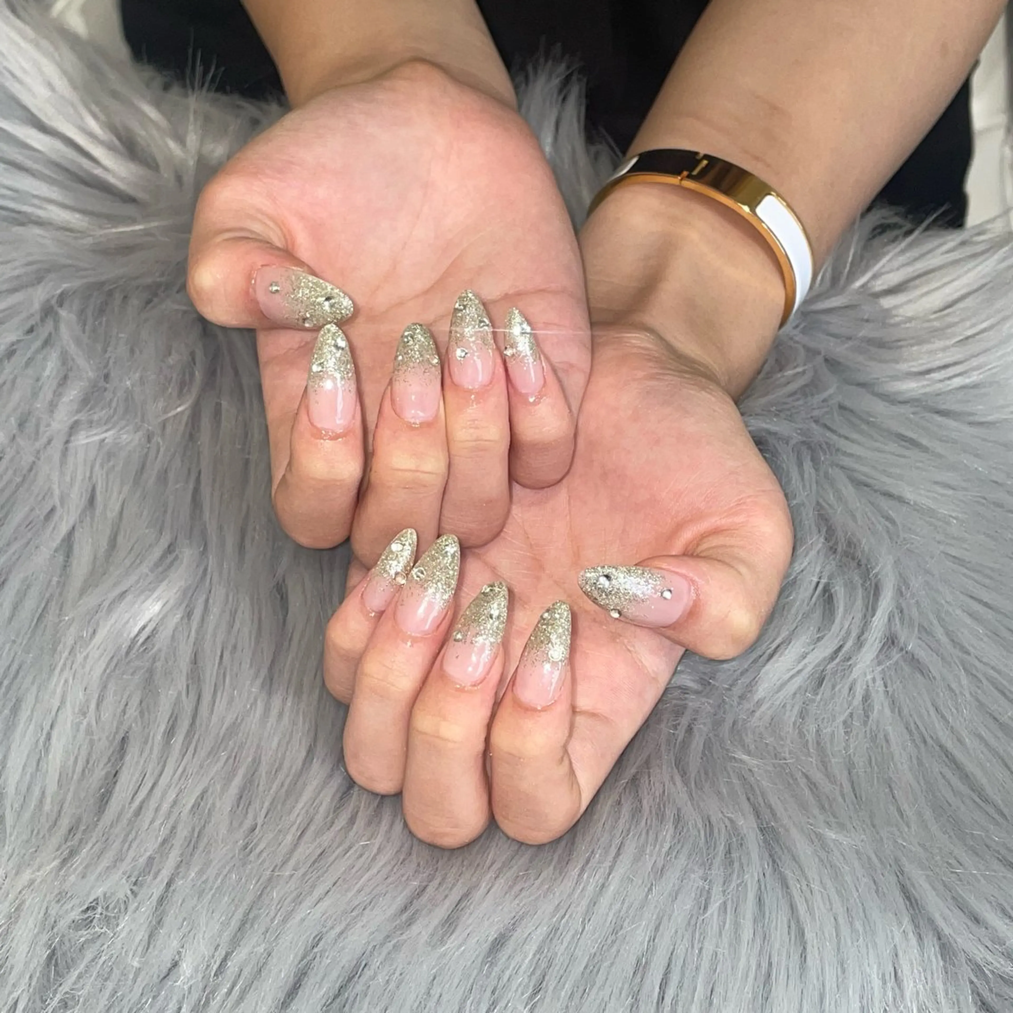 ネイル 長さ出し ラメ(グリッター) ハンドネイル RICO Nail パーツつけ放題🌈のネイルデザイン